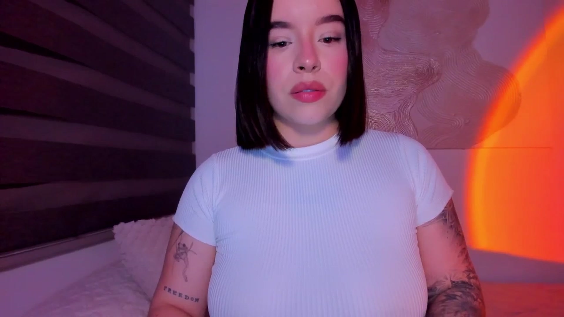 Gallery image thumbnail from nightlight___'s myfreecams stream on, 04/25/2026, 24:55 image 11 of 20