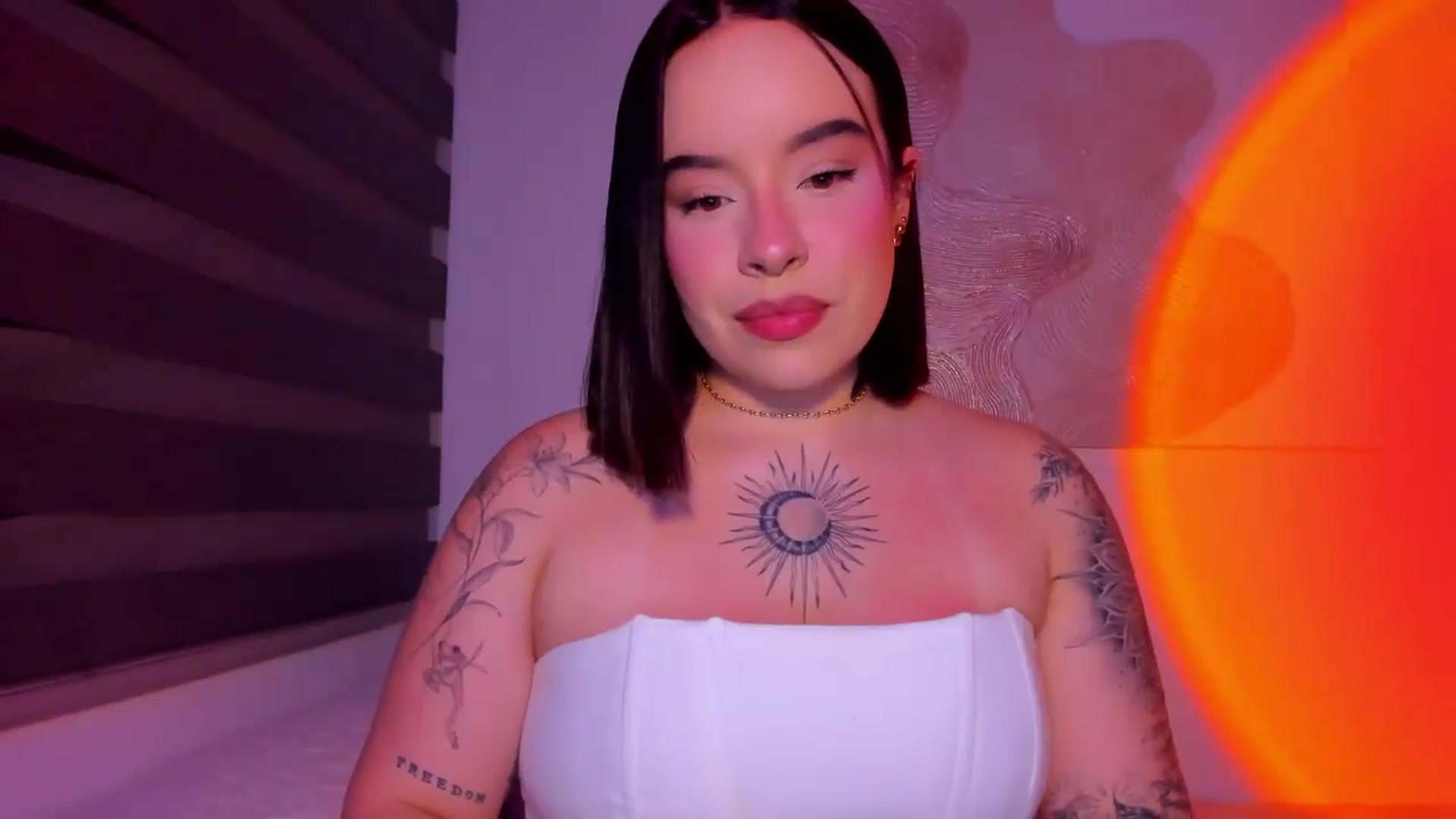 Gallery image thumbnail from nightlight___'s myfreecams stream on, 05/05/2026, 24:00 image 19 of 20
