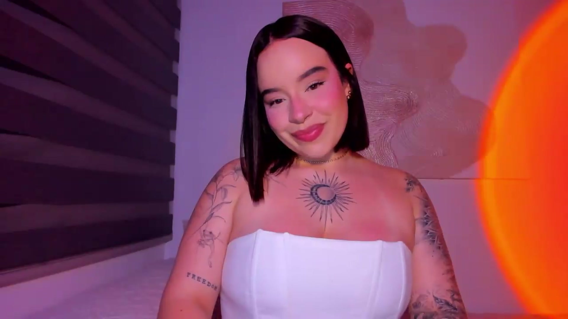 Gallery image thumbnail from nightlight___'s myfreecams stream on, 05/05/2026, 24:00 image 9 of 20
