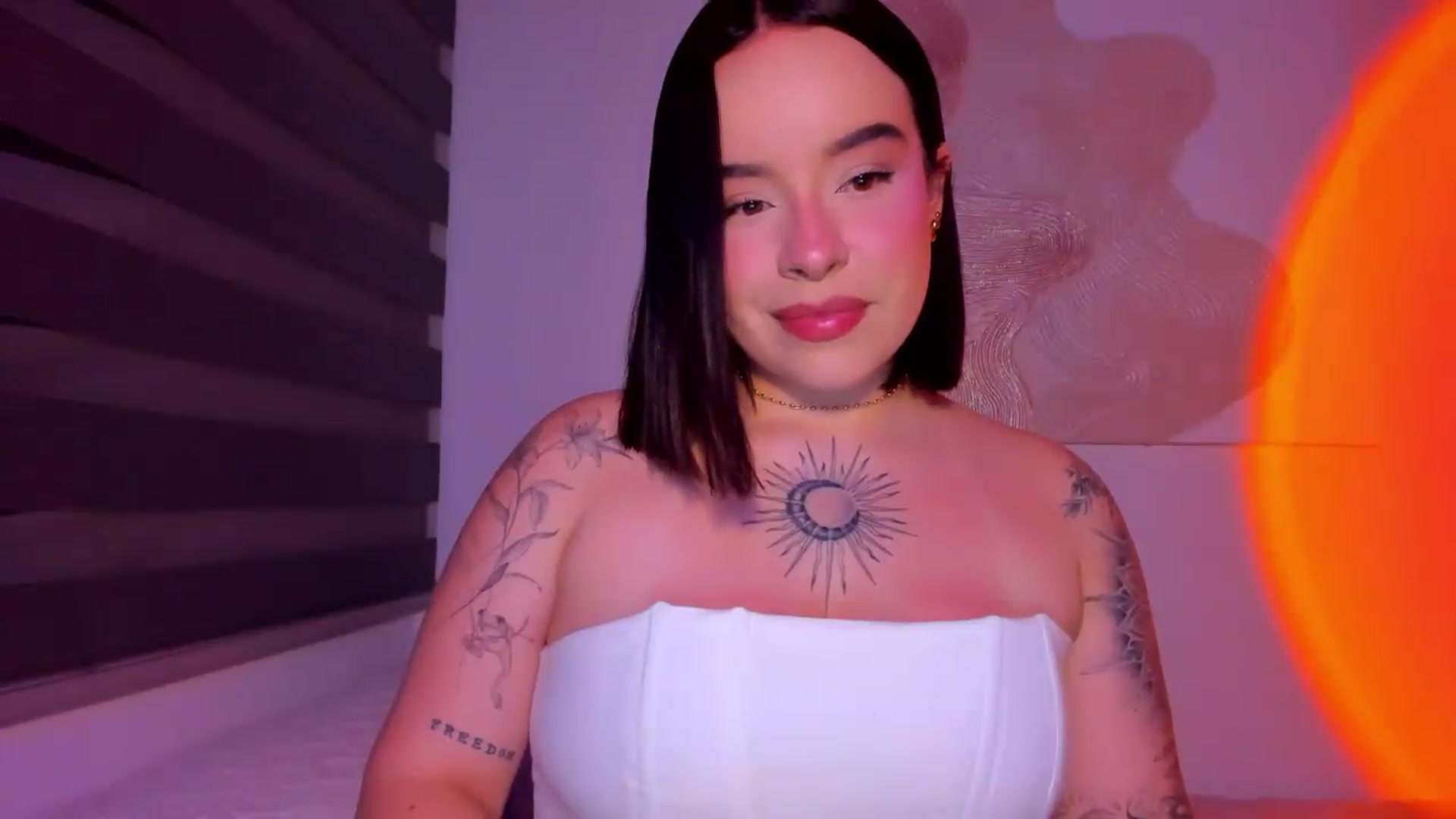 Gallery image thumbnail from nightlight___'s myfreecams stream on, 05/05/2026, 24:00 image 17 of 20