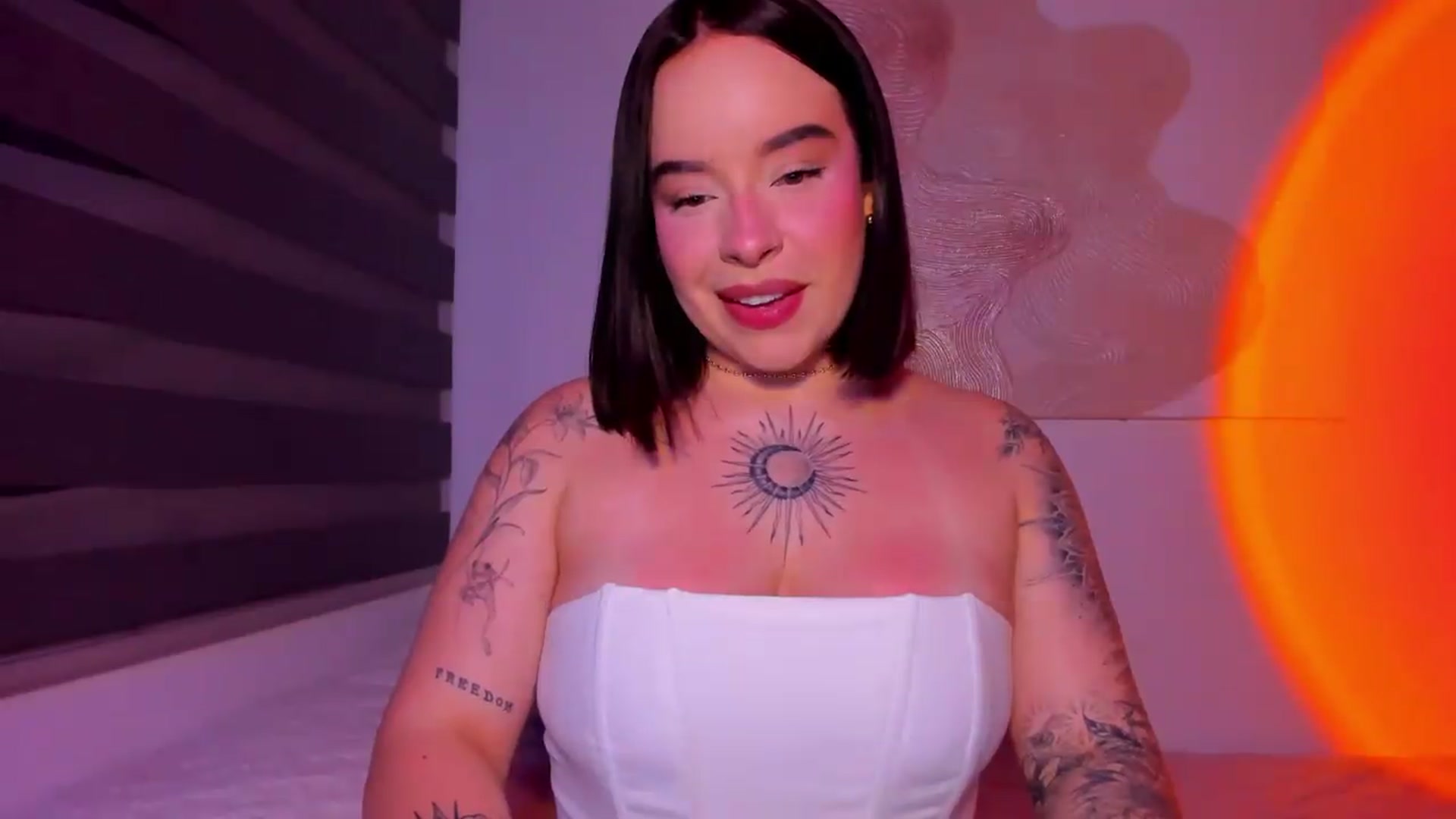 Gallery image thumbnail from nightlight___'s myfreecams stream on, 05/05/2026, 24:00 image 2 of 20