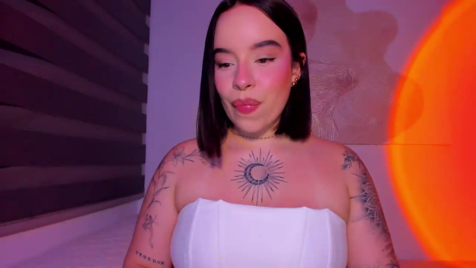 Gallery image thumbnail from nightlight___'s myfreecams stream on, 05/05/2026, 24:30 image 20 of 20
