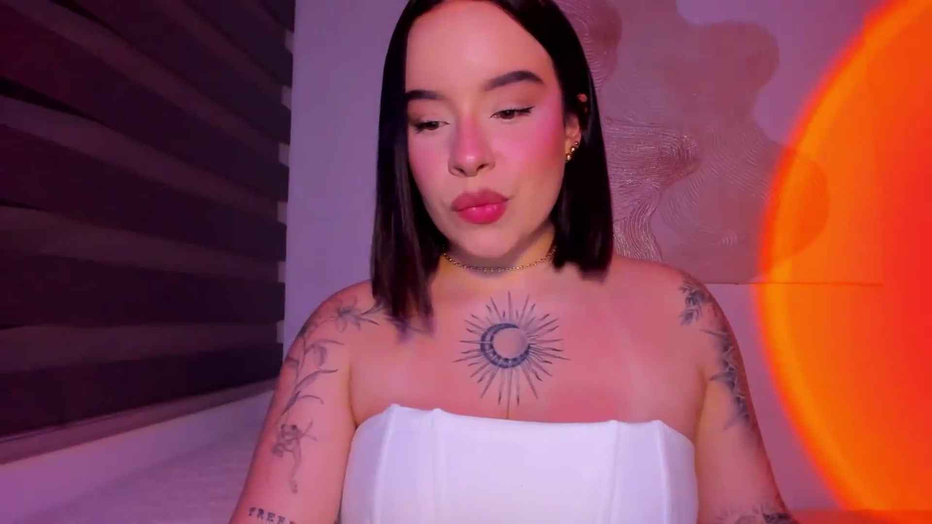Gallery image thumbnail from nightlight___'s myfreecams stream on, 05/05/2026, 24:30 image 6 of 20