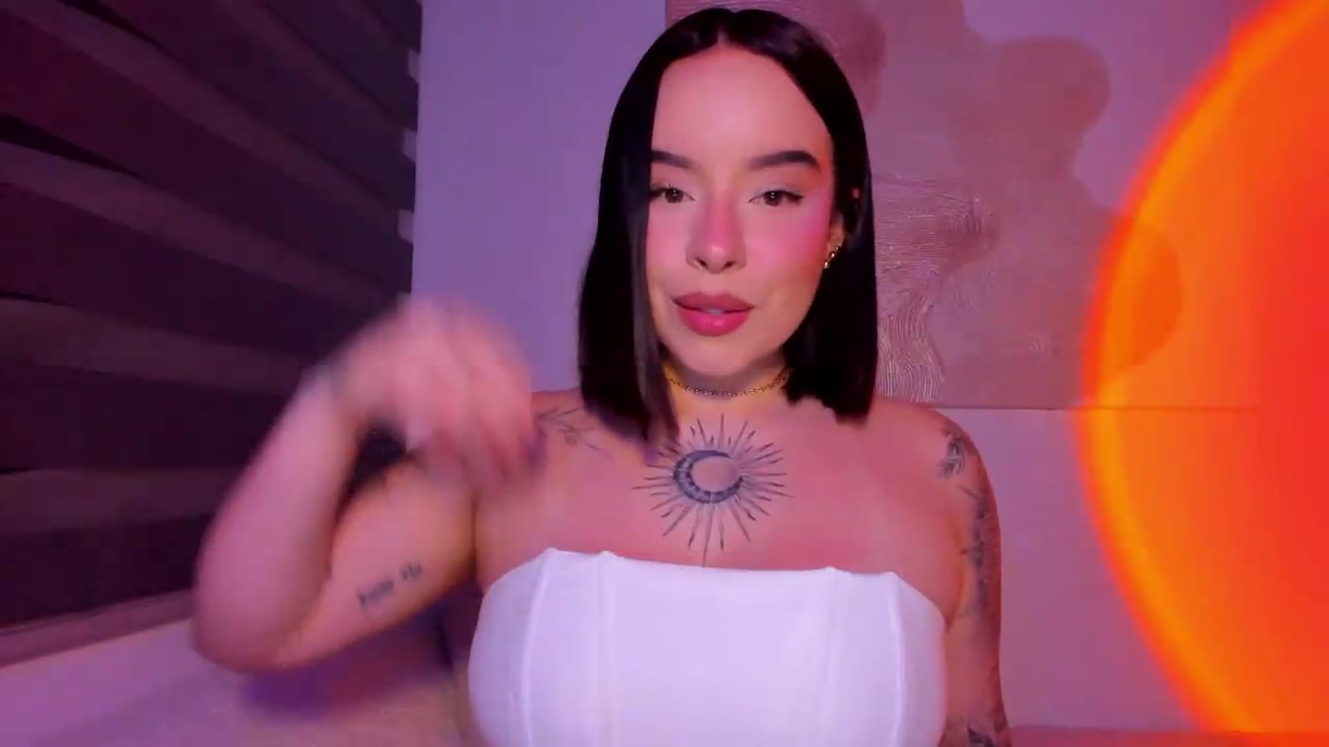Gallery image thumbnail from nightlight___'s myfreecams stream on, 05/05/2026, 24:30 image 13 of 20