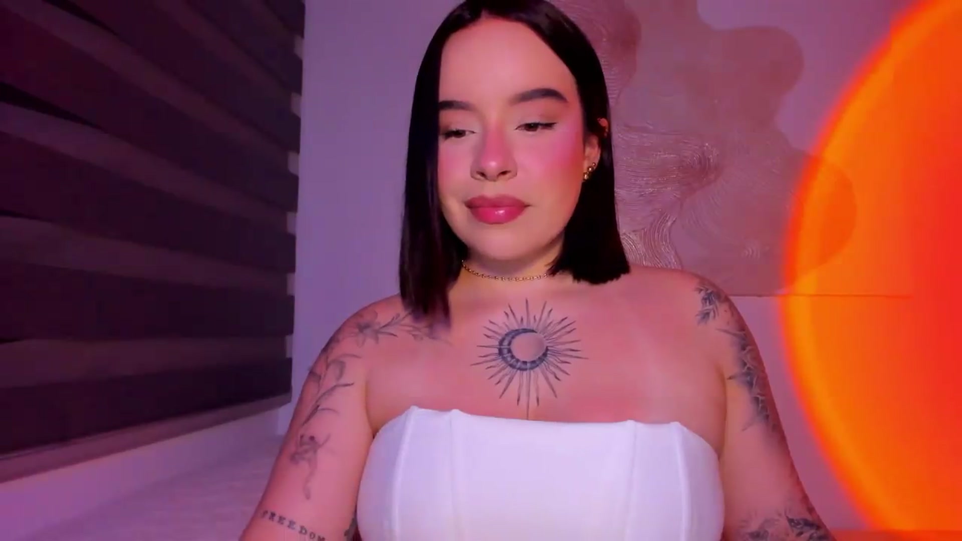 Gallery image thumbnail from nightlight___'s myfreecams stream on, 05/05/2026, 24:30 image 2 of 20
