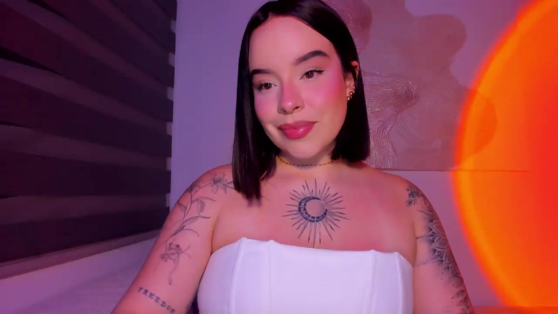Gallery image thumbnail from nightlight___'s myfreecams stream on, 05/05/2026, 24:30 image 19 of 20