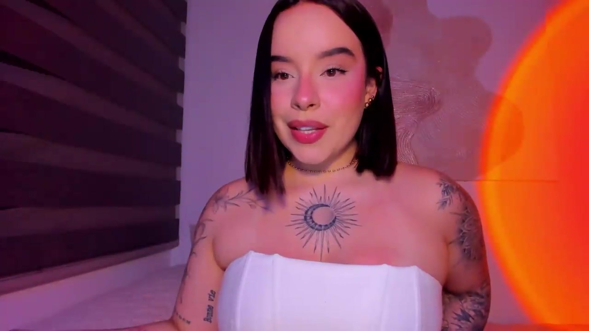 Gallery image thumbnail from nightlight___'s myfreecams stream on, 05/05/2026, 24:30 image 5 of 20