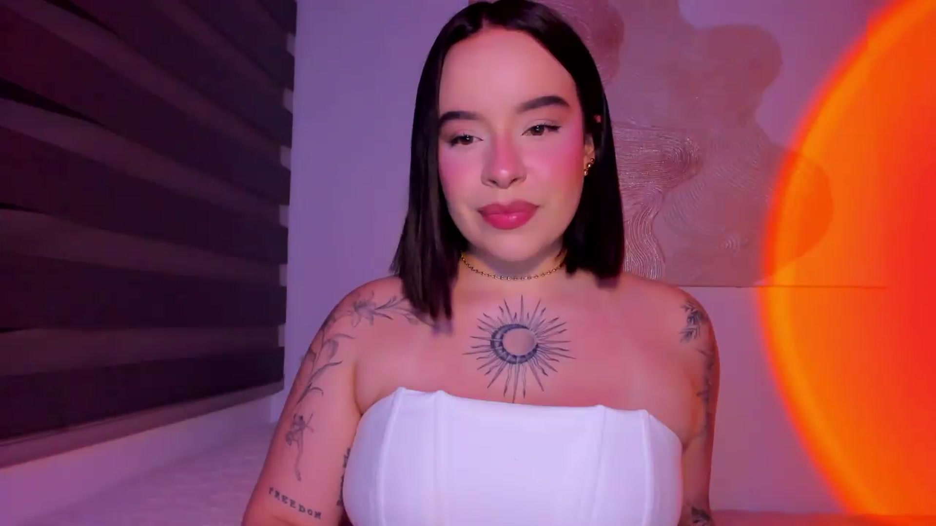 Gallery image thumbnail from nightlight___'s myfreecams stream on, 05/05/2026, 24:30 image 14 of 20