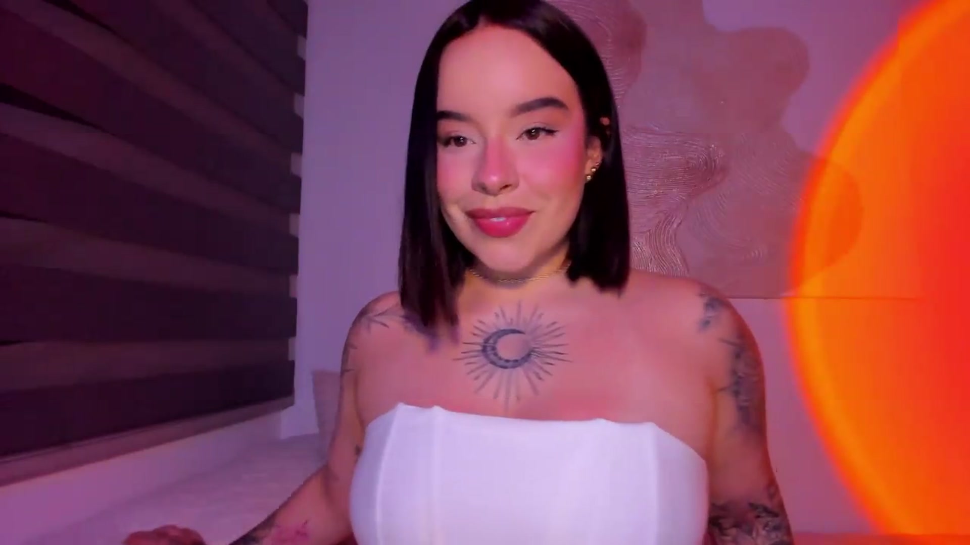 Gallery image thumbnail from nightlight___'s myfreecams stream on, 05/05/2026, 24:30 image 7 of 20