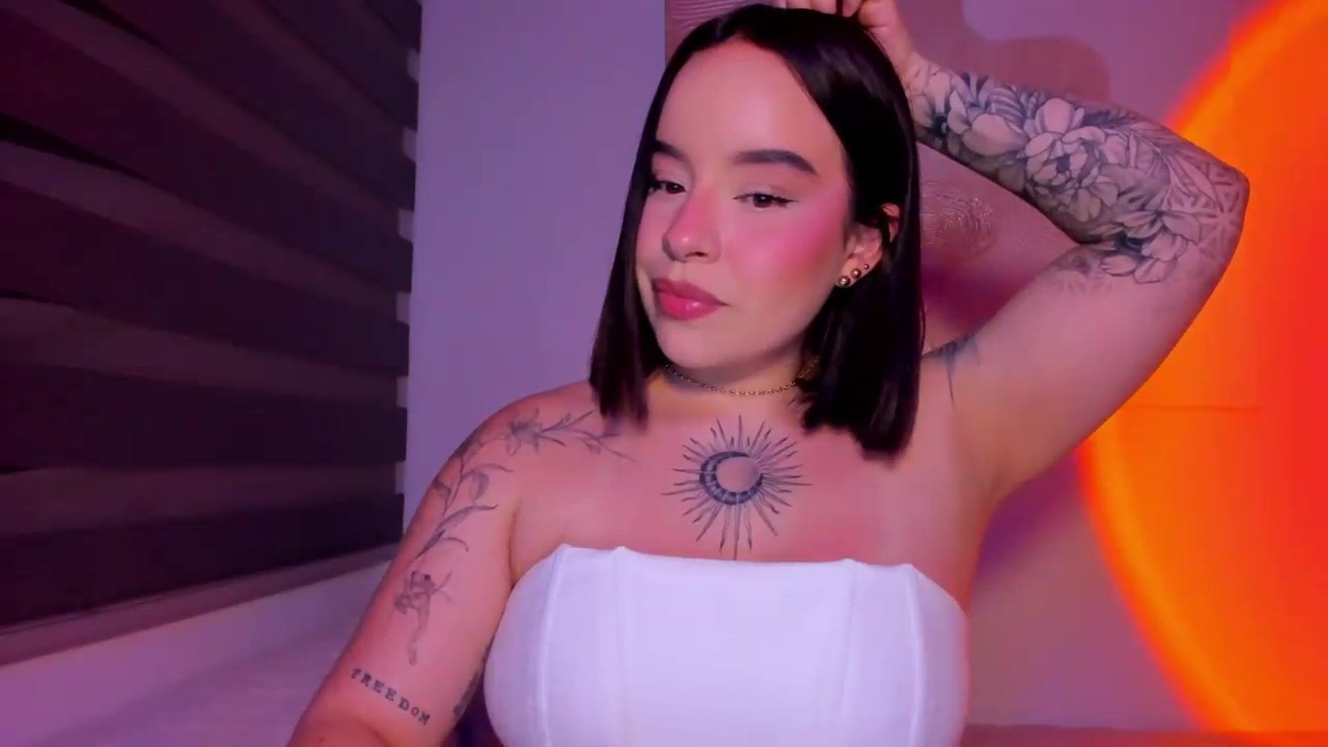 Gallery image thumbnail from nightlight___'s myfreecams stream on, 05/05/2026, 24:30 image 10 of 20