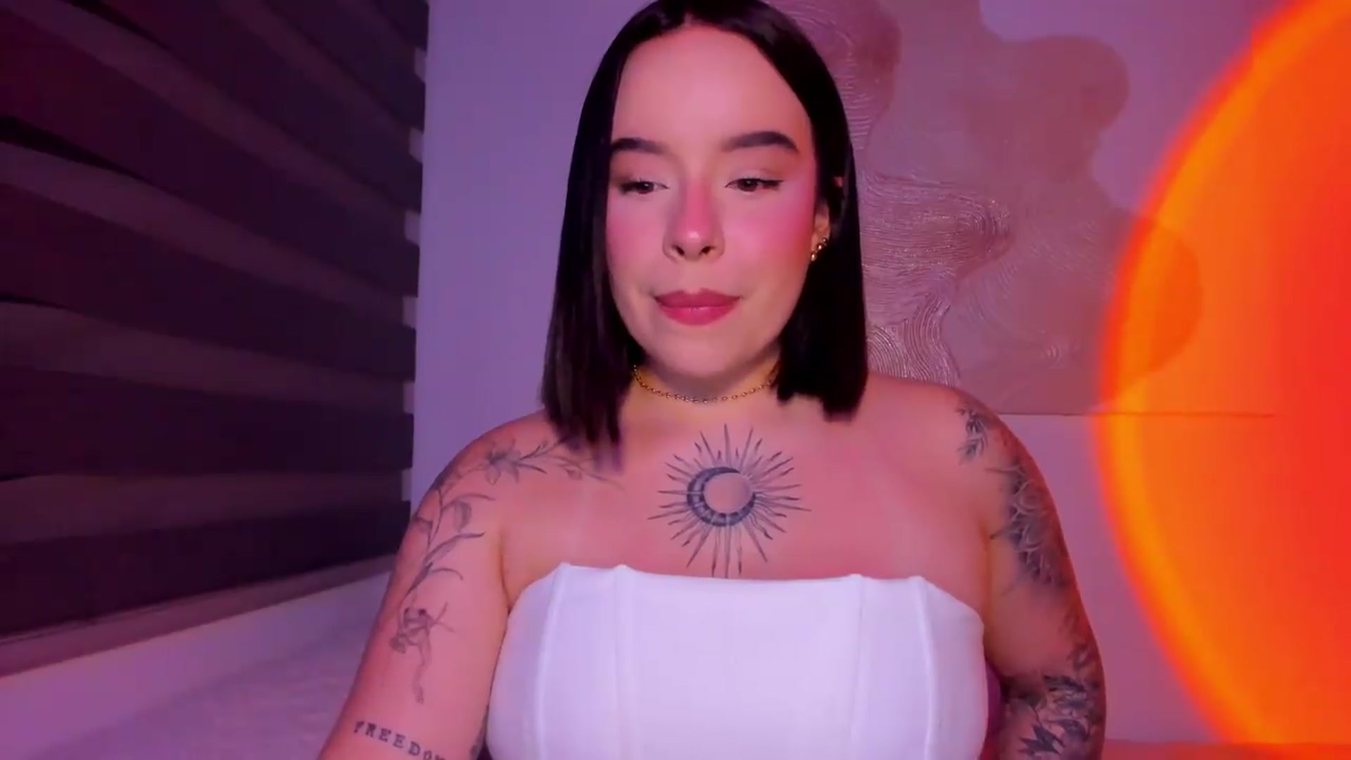 Gallery image thumbnail from nightlight___'s myfreecams stream on, 05/05/2026, 24:30 image 15 of 20