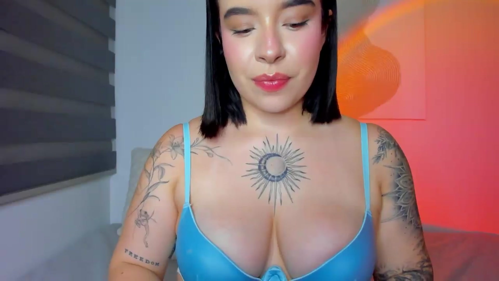 Gallery image thumbnail from nightlight___'s myfreecams stream on, 05/25/2026, 01:32 image 4 of 20