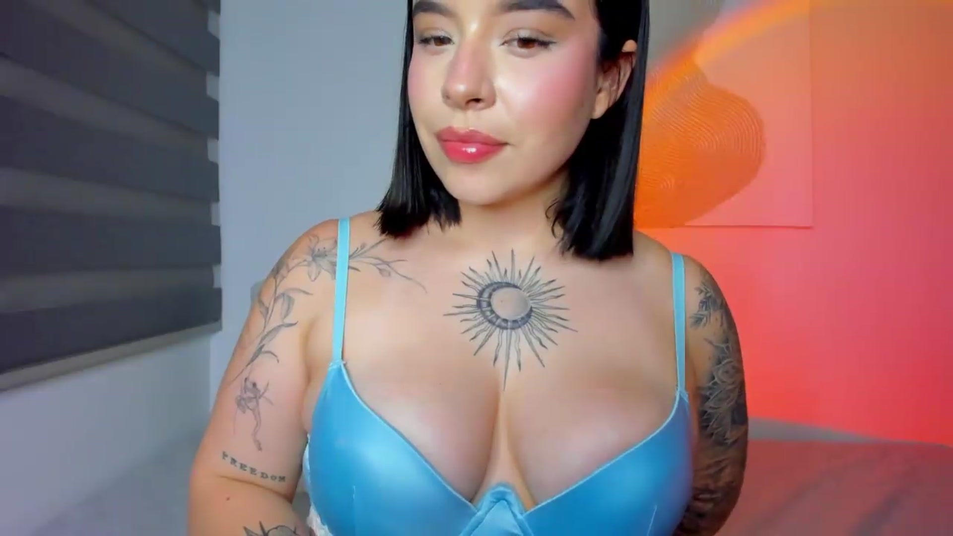 Gallery image thumbnail from nightlight___'s myfreecams stream on, 05/25/2026, 01:32 image 5 of 20