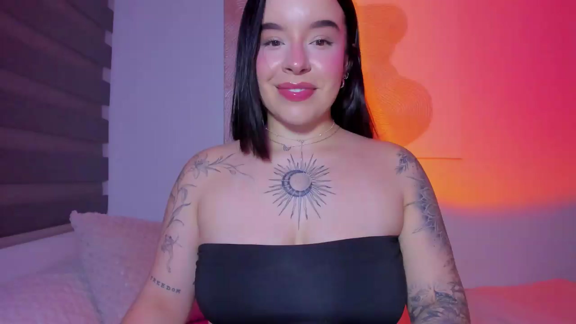 Gallery image thumbnail from nightlight___'s myfreecams stream on, 05/30/2026, 23:37 image 2 of 20