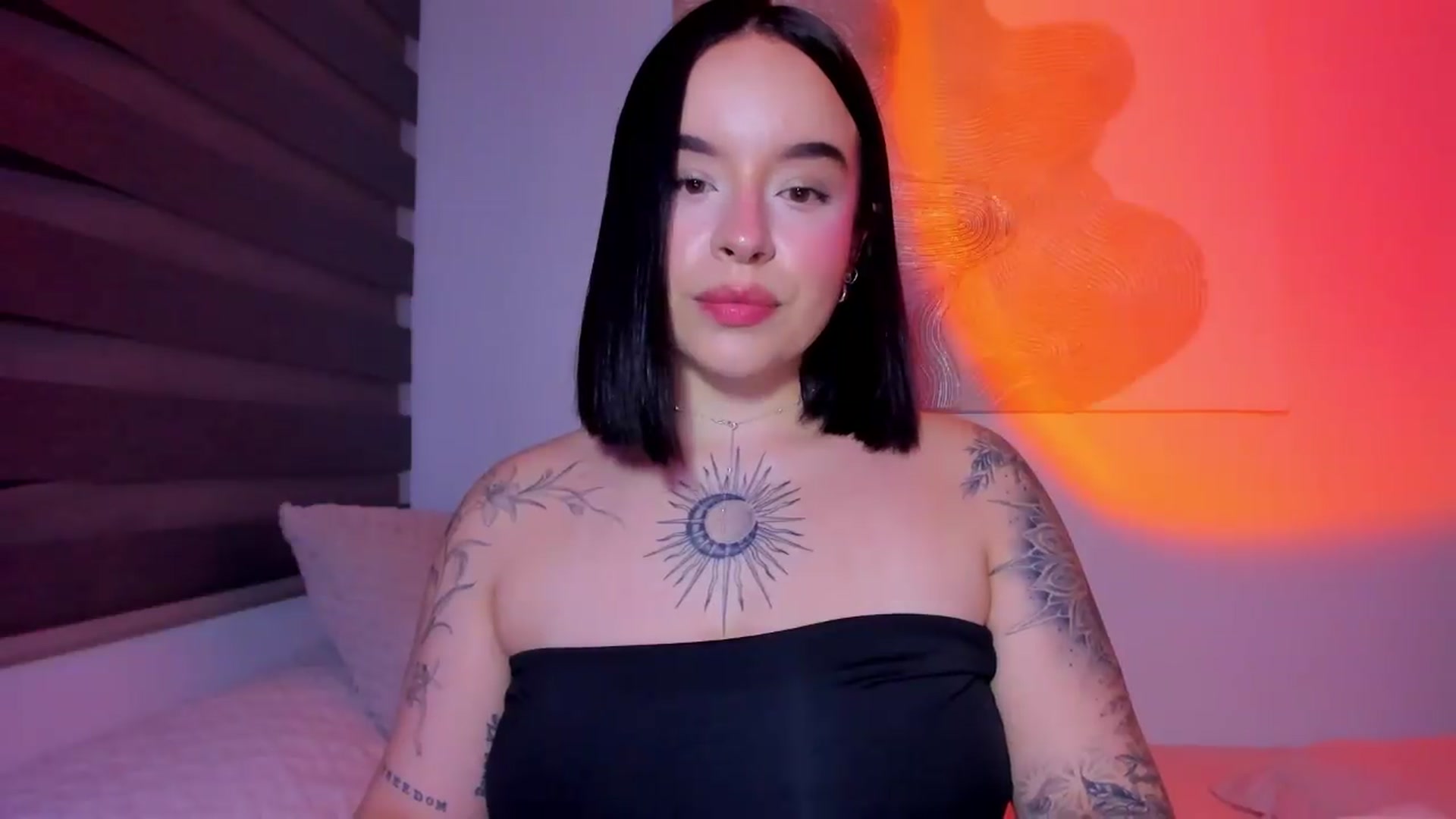 Gallery image thumbnail from nightlight___'s myfreecams stream on, 05/31/2026, 01:59 image 12 of 20