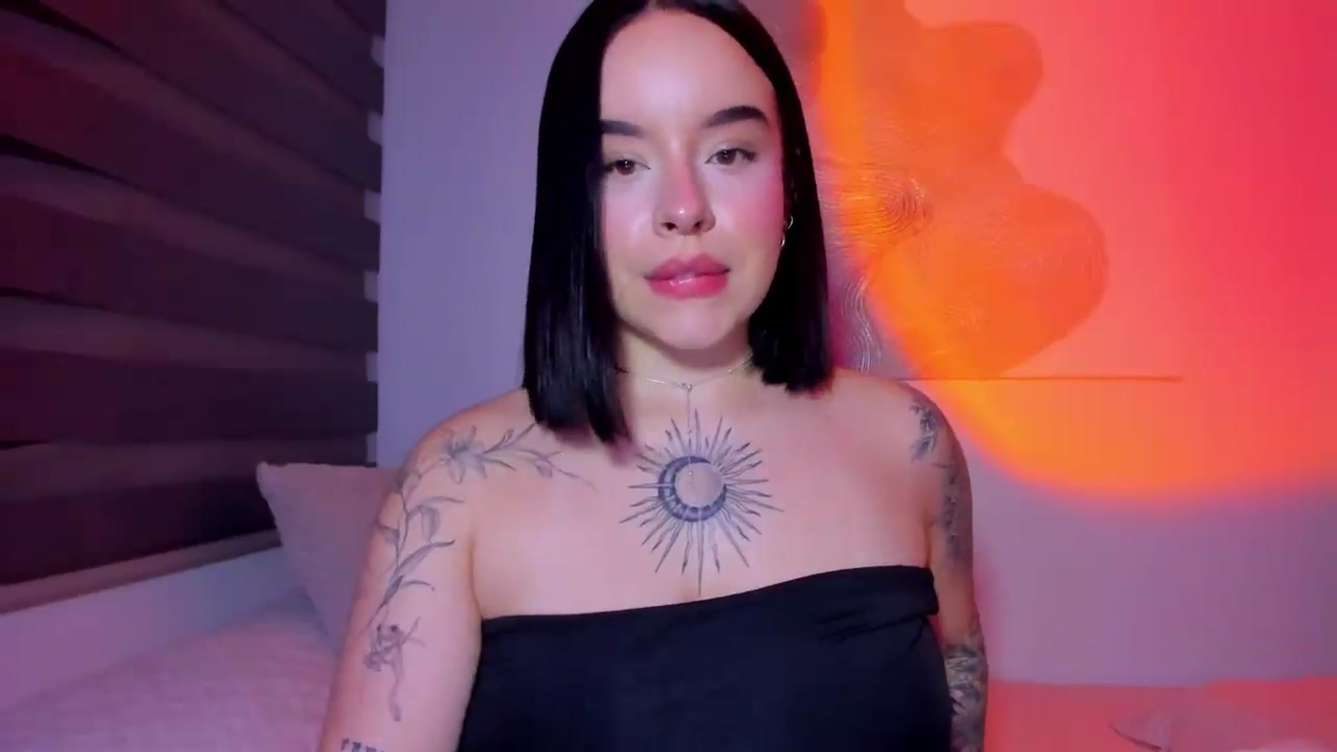 Gallery image thumbnail from nightlight___'s myfreecams stream on, 05/31/2026, 01:59 image 10 of 20