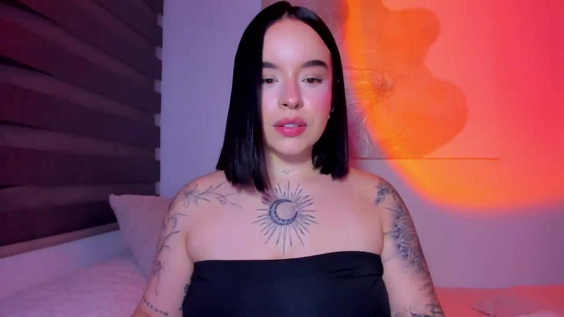 Gallery image thumbnail from nightlight___'s myfreecams stream on, 05/31/2026, 01:59 image 15 of 20