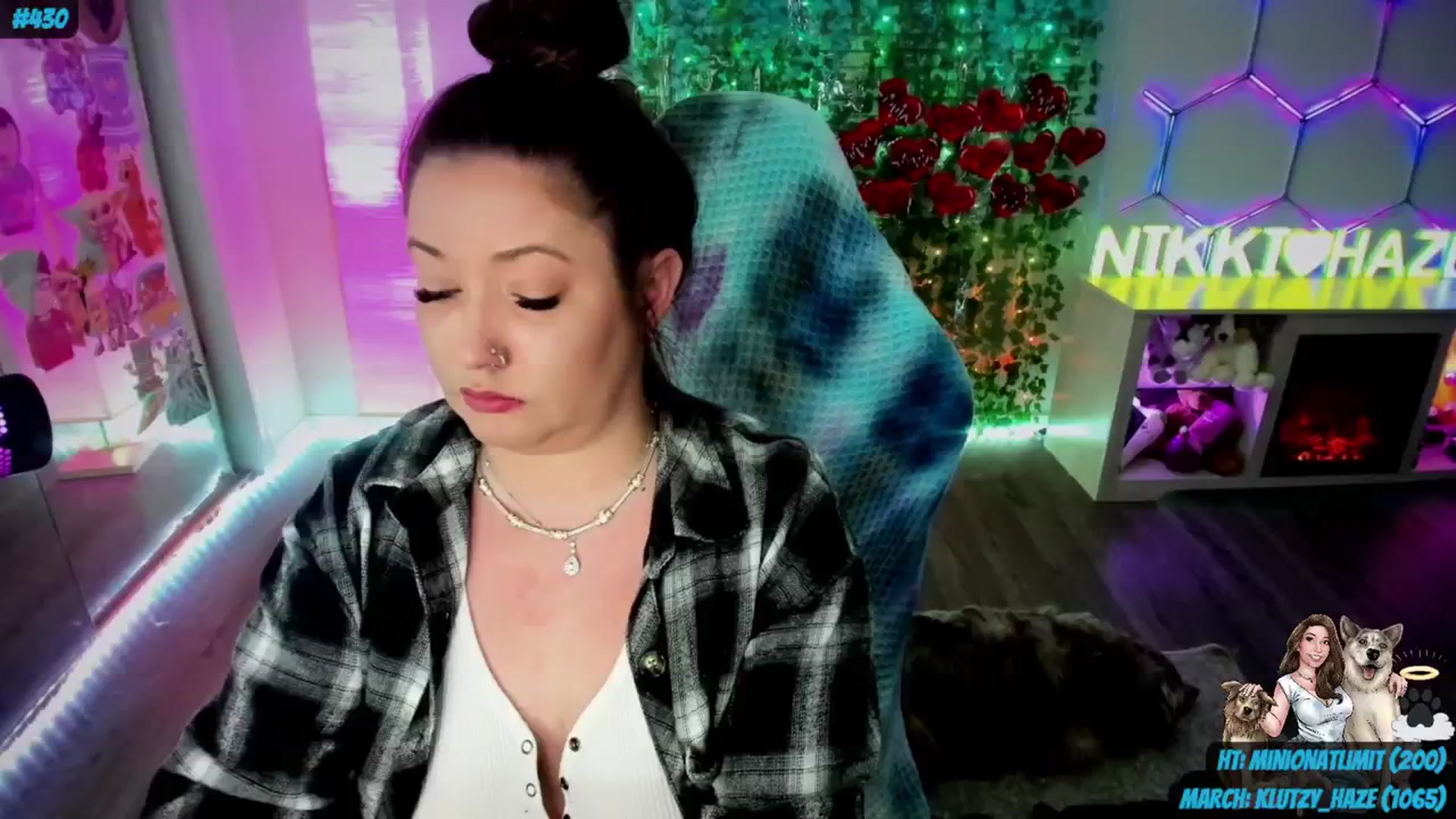Gallery image thumbnail from nikki_haze's myfreecams stream on, 03/07/2024, 11:04 image 4 of 20