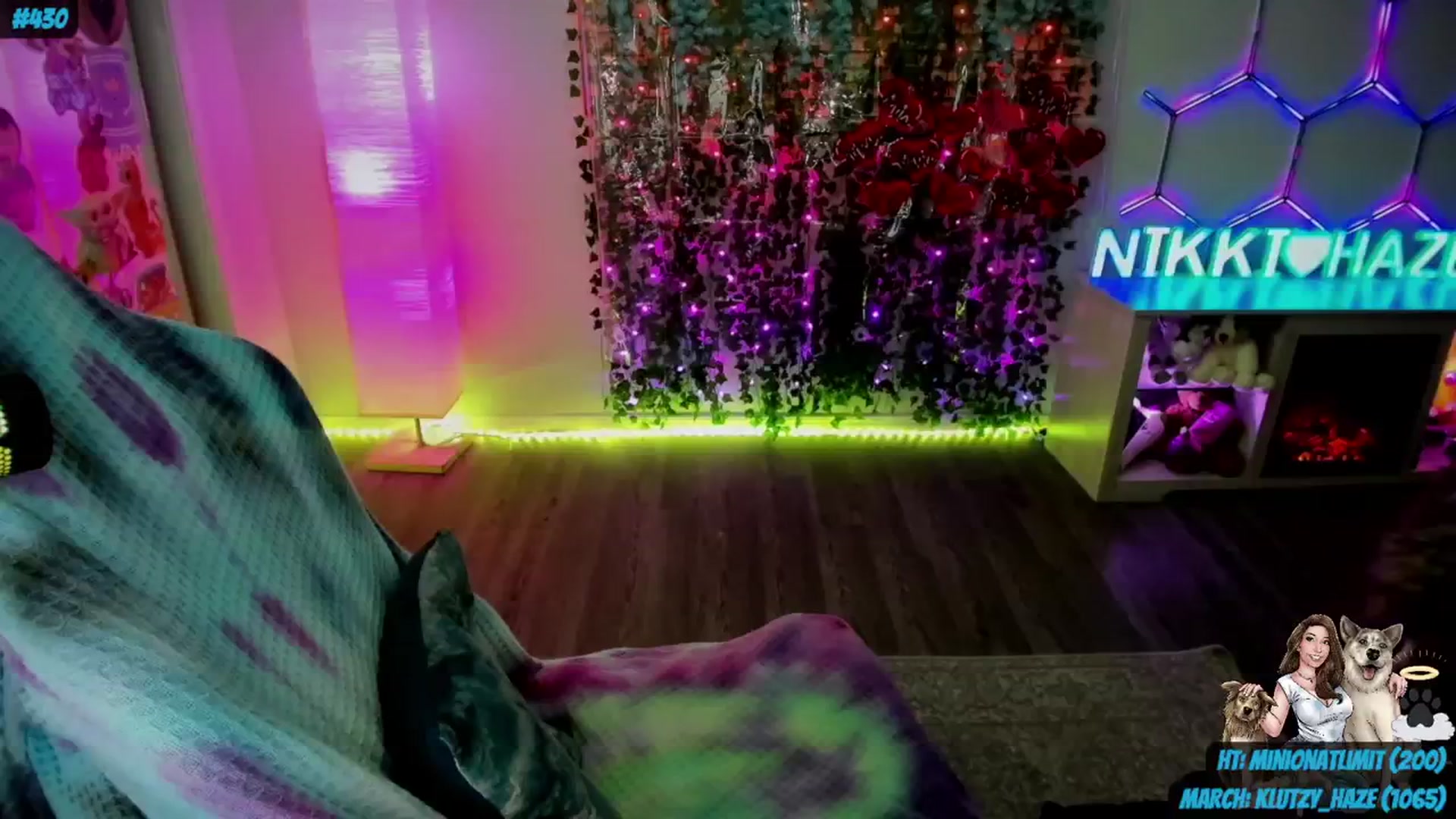 Gallery image thumbnail from nikki_haze's myfreecams stream on, 03/07/2024, 11:04 image 3 of 20