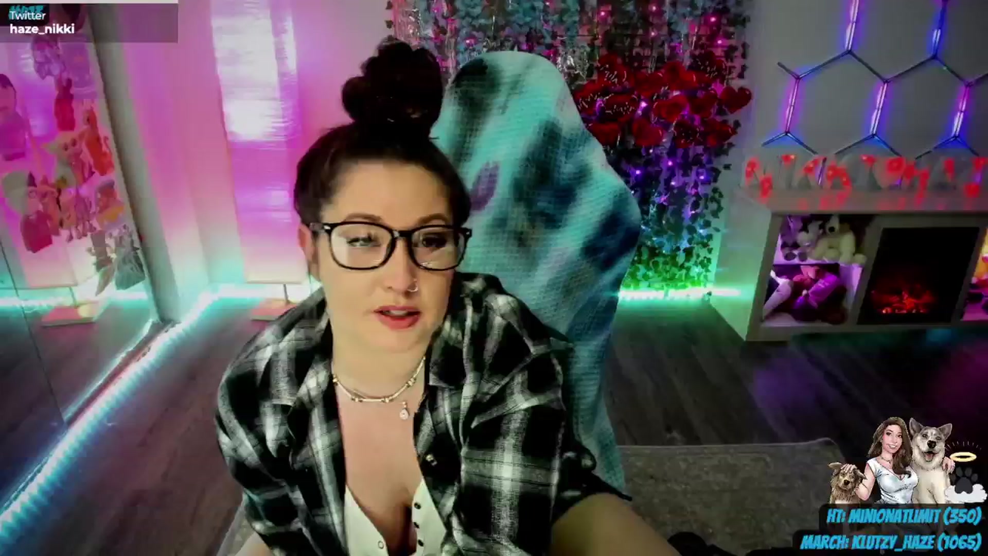 Gallery image thumbnail from nikki_haze's myfreecams stream on, 03/07/2024, 12:25 image 13 of 20
