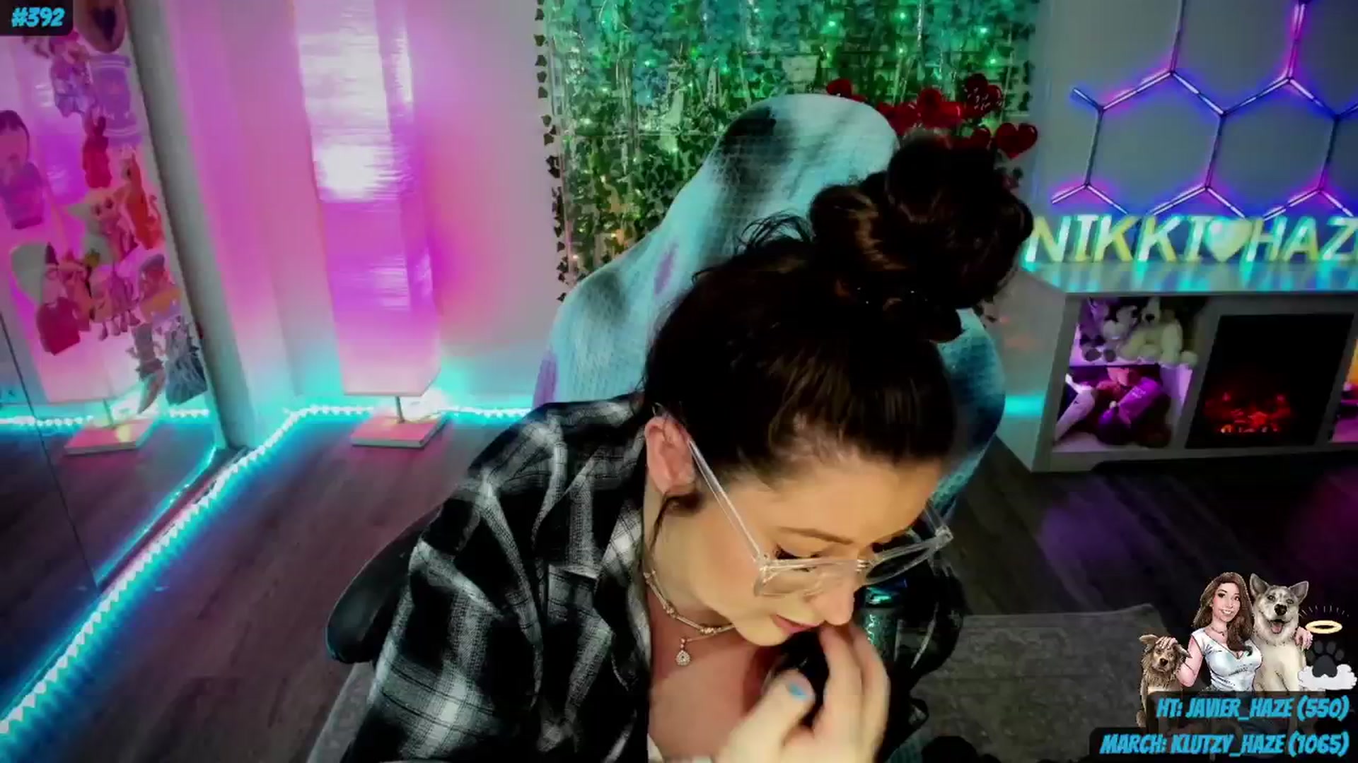 Gallery image thumbnail from nikki_haze's myfreecams stream on, 03/07/2024, 15:04 image 1 of 20