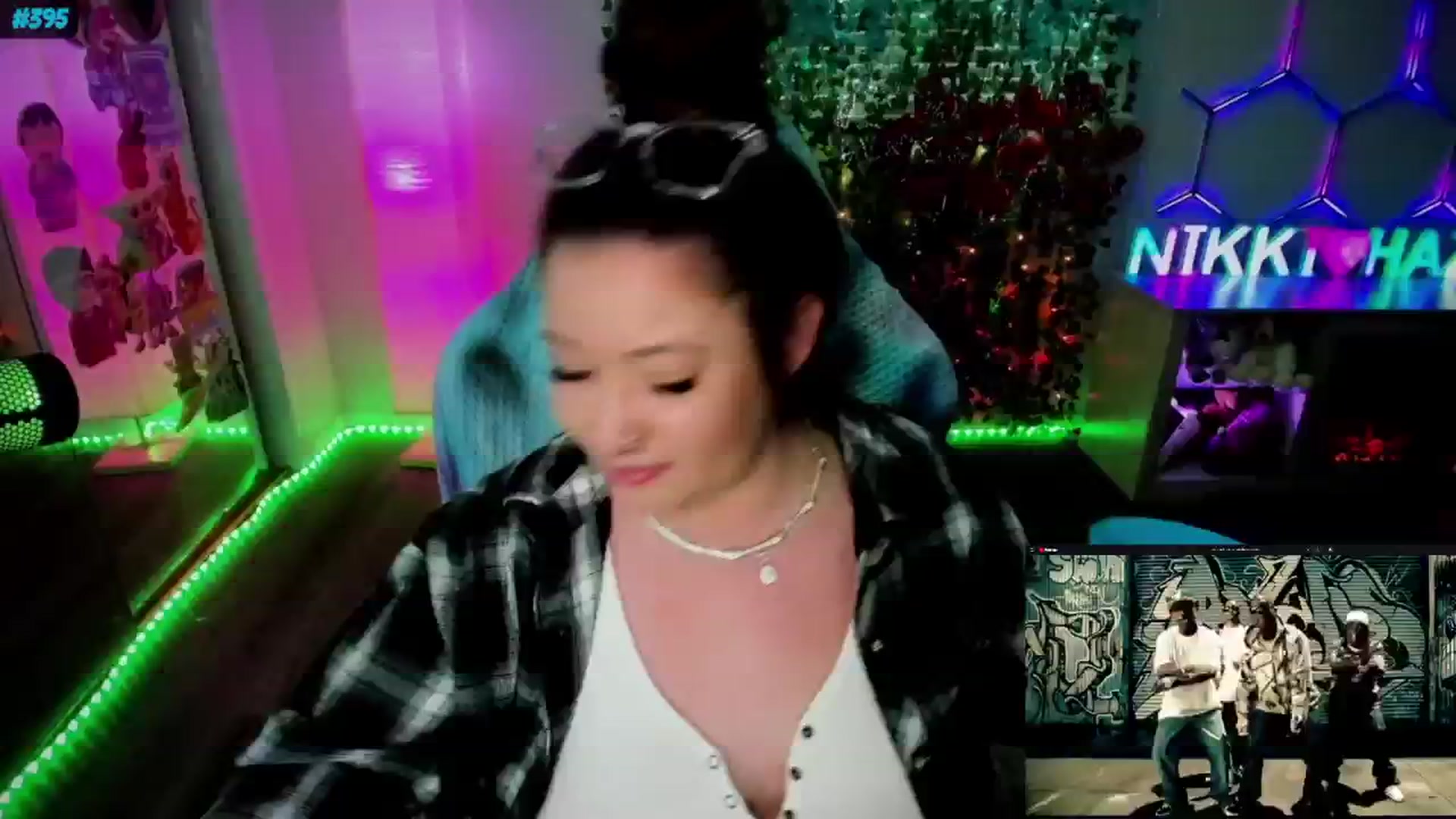 Gallery image thumbnail from nikki_haze's myfreecams stream on, 03/07/2024, 15:04 image 17 of 20