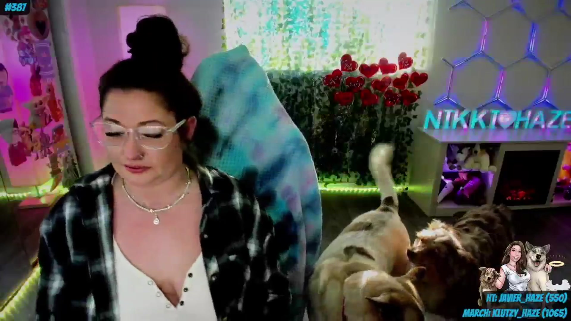 Gallery image thumbnail from nikki_haze's myfreecams stream on, 03/07/2024, 16:34 image 17 of 20