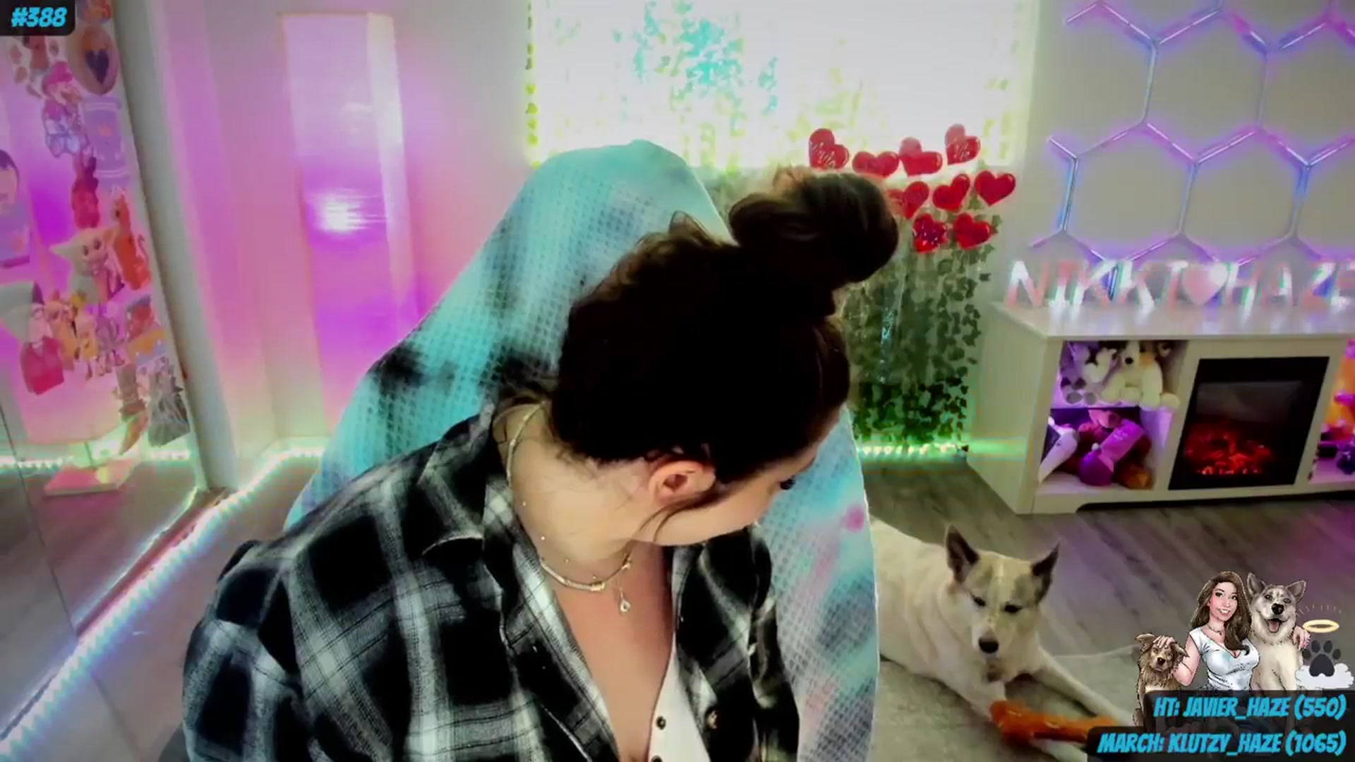 Gallery image thumbnail from nikki_haze's myfreecams stream on, 03/07/2024, 16:34 image 18 of 20
