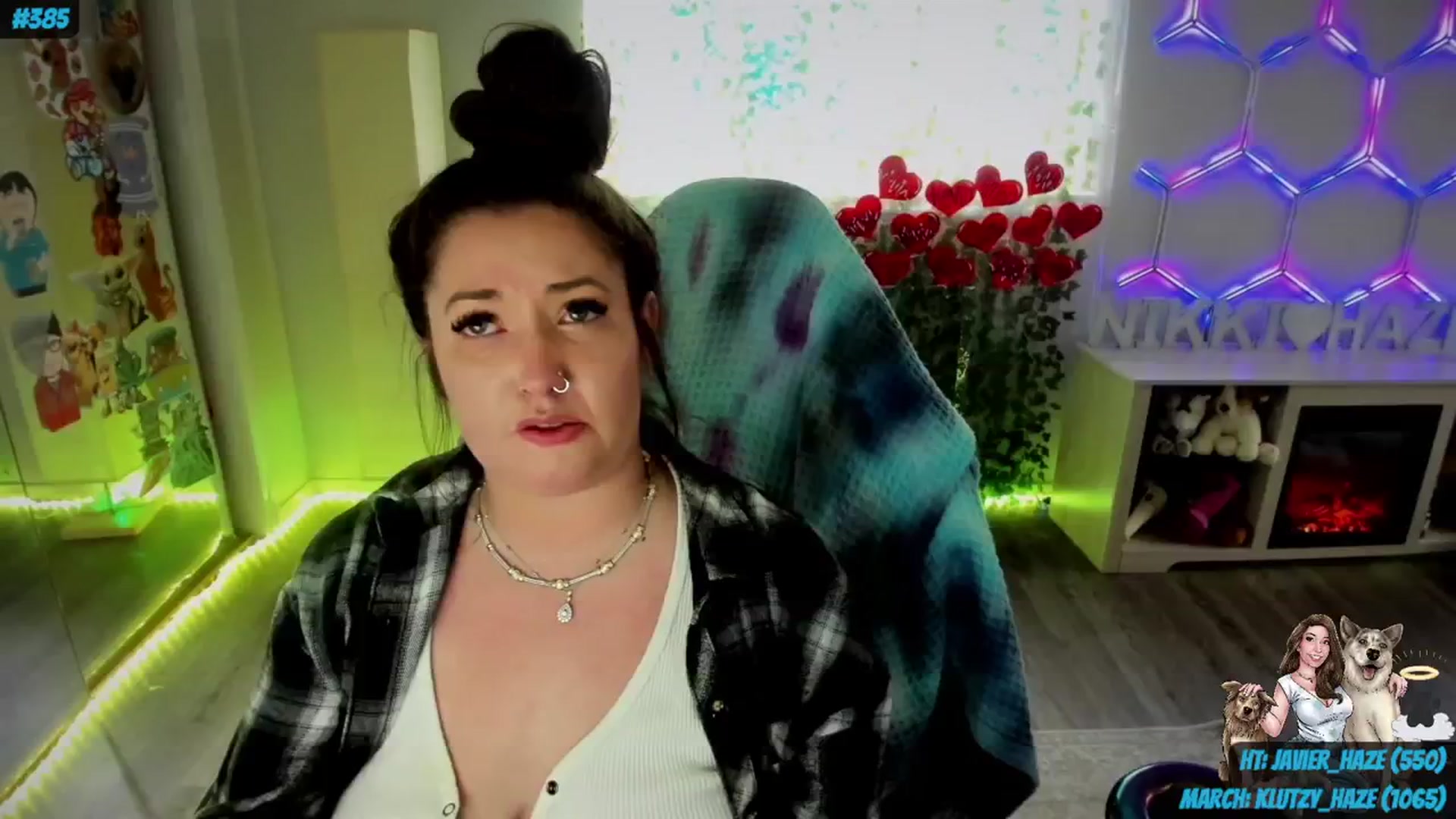 Gallery image thumbnail from nikki_haze's myfreecams stream on, 03/07/2024, 16:48 image 12 of 20