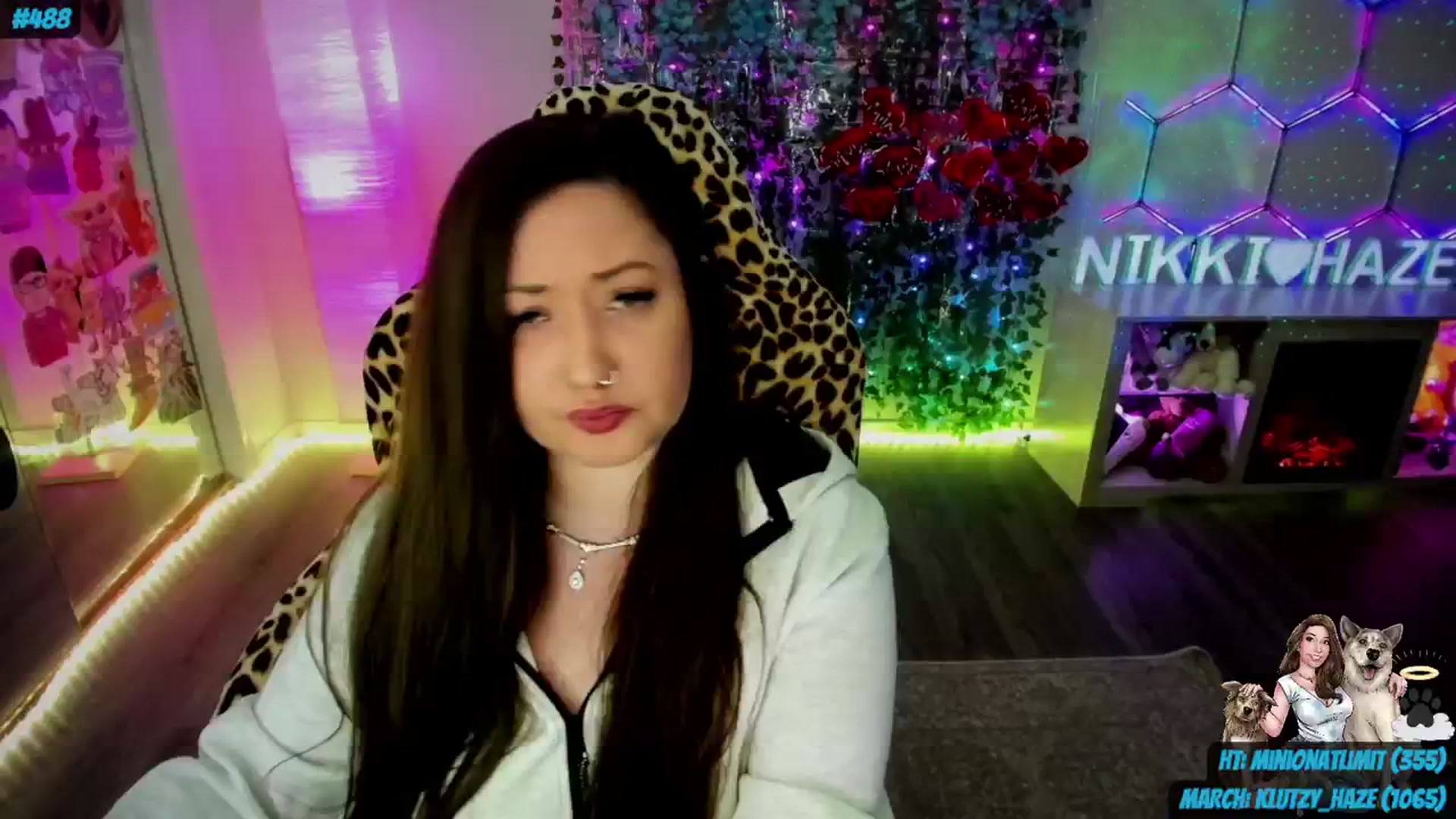 Gallery image thumbnail from nikki_haze's myfreecams stream on, 03/11/2024, 11:17 image 5 of 20