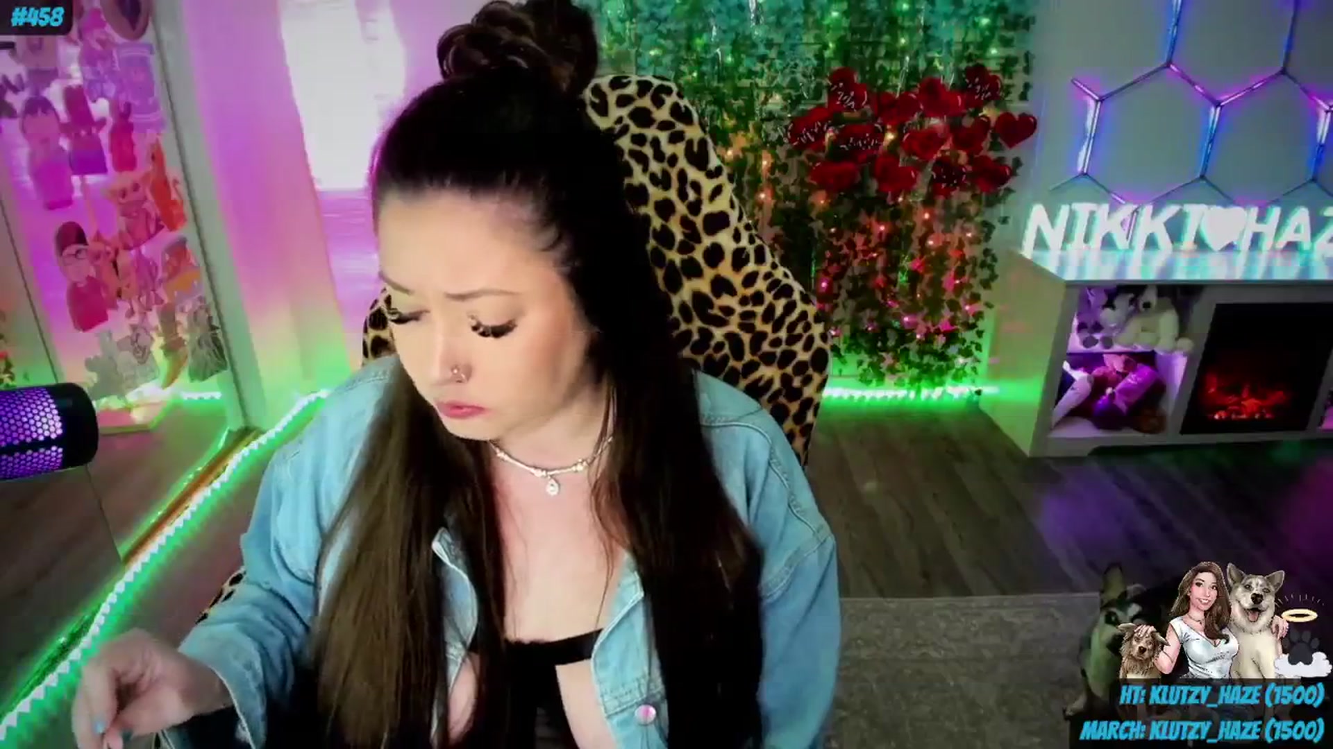 Gallery image thumbnail from nikki_haze's myfreecams stream on, 03/14/2024, 09:42 image 15 of 20
