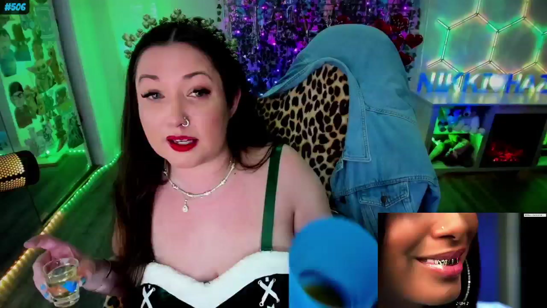 Gallery image thumbnail from nikki_haze's myfreecams stream on, 03/18/2024, 13:21 image 1 of 20