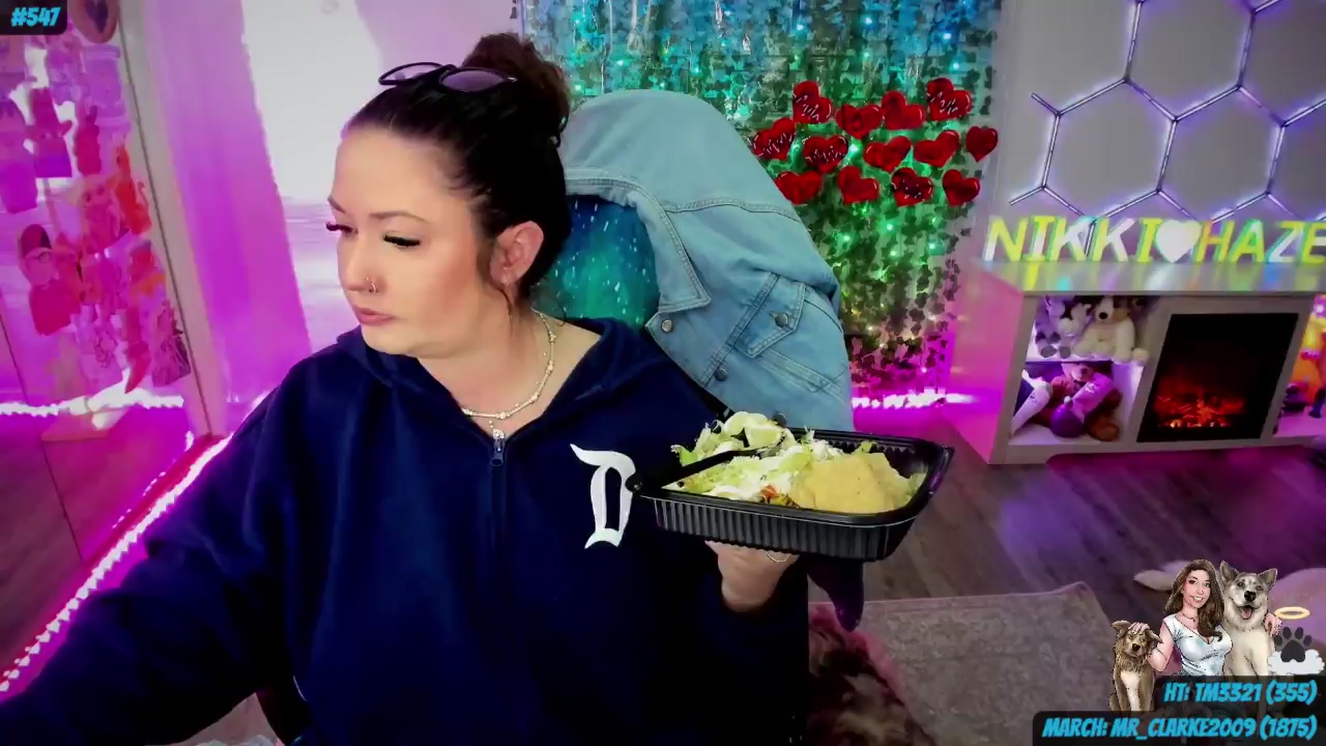 Gallery image thumbnail from nikki_haze's myfreecams stream on, 03/25/2024, 09:29 image 10 of 20