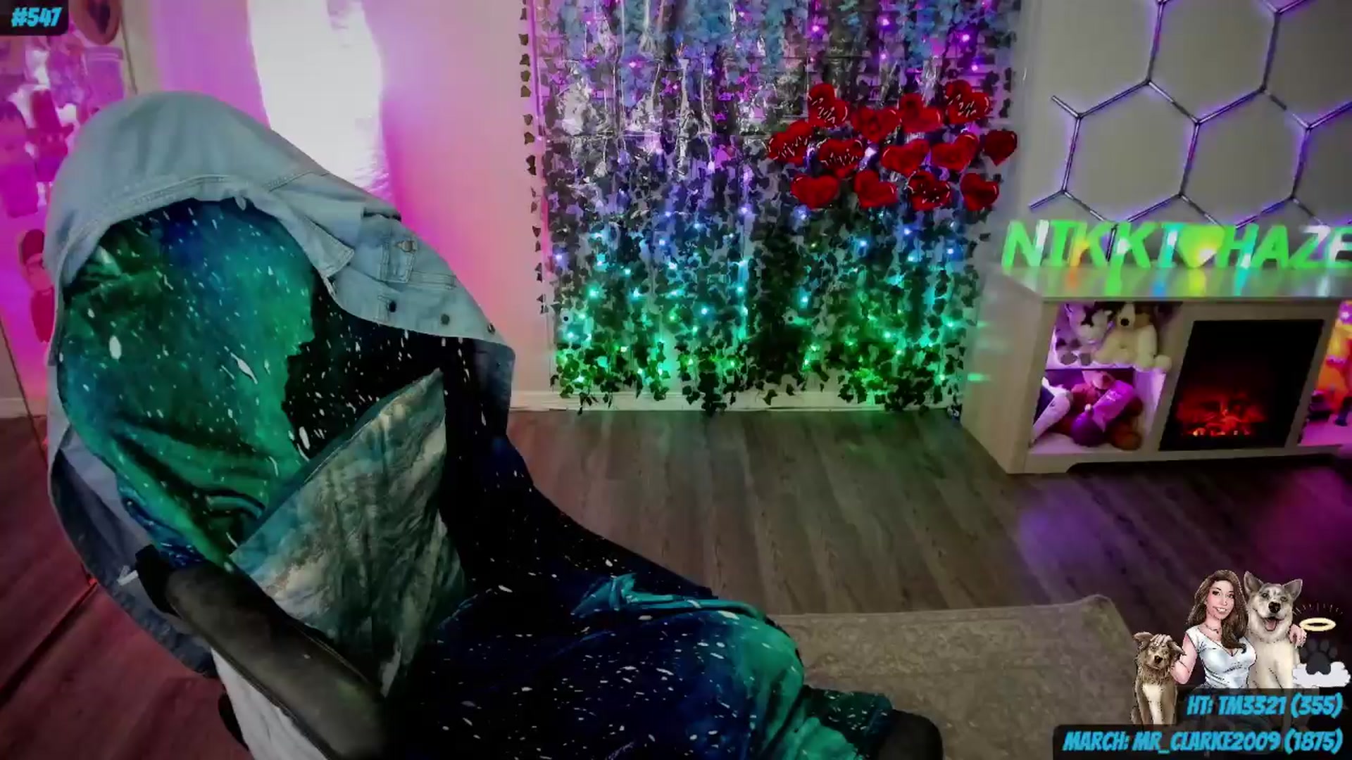 Gallery image thumbnail from nikki_haze's myfreecams stream on, 03/25/2024, 09:29 image 8 of 20