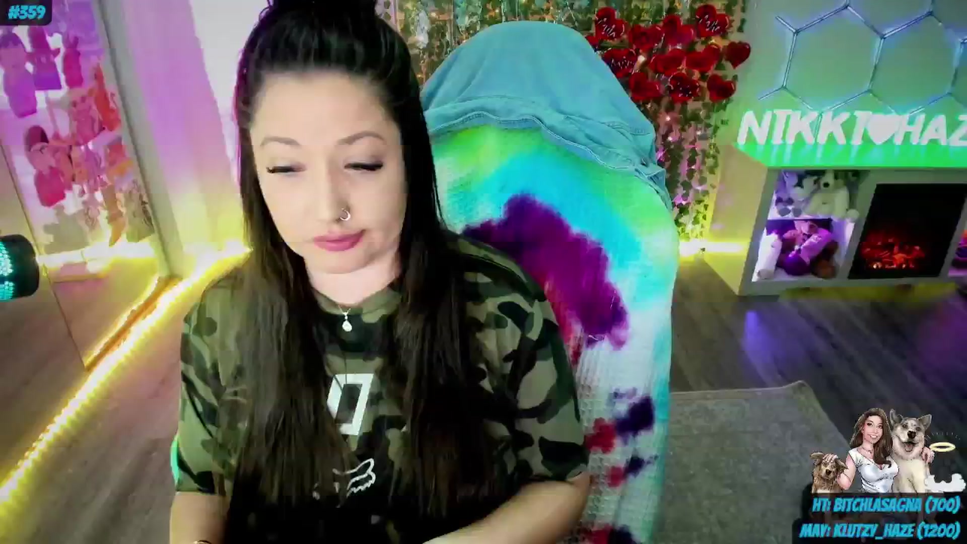 Gallery image thumbnail from nikki_haze's myfreecams stream on, 05/06/2024, 12:19 image 1 of 20