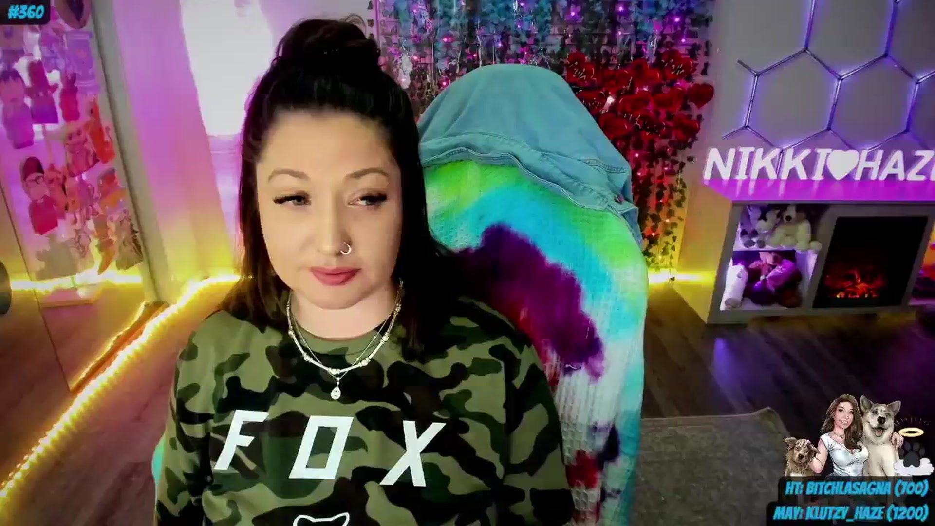 Gallery image thumbnail from nikki_haze's myfreecams stream on, 05/06/2024, 12:19 image 10 of 20