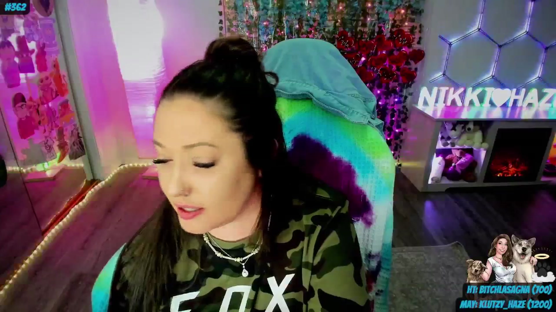 Gallery image thumbnail from nikki_haze's myfreecams stream on, 05/06/2024, 12:19 image 14 of 20