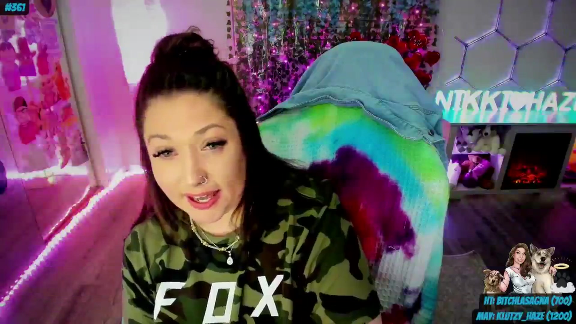 Gallery image thumbnail from nikki_haze's myfreecams stream on, 05/06/2024, 12:19 image 13 of 20