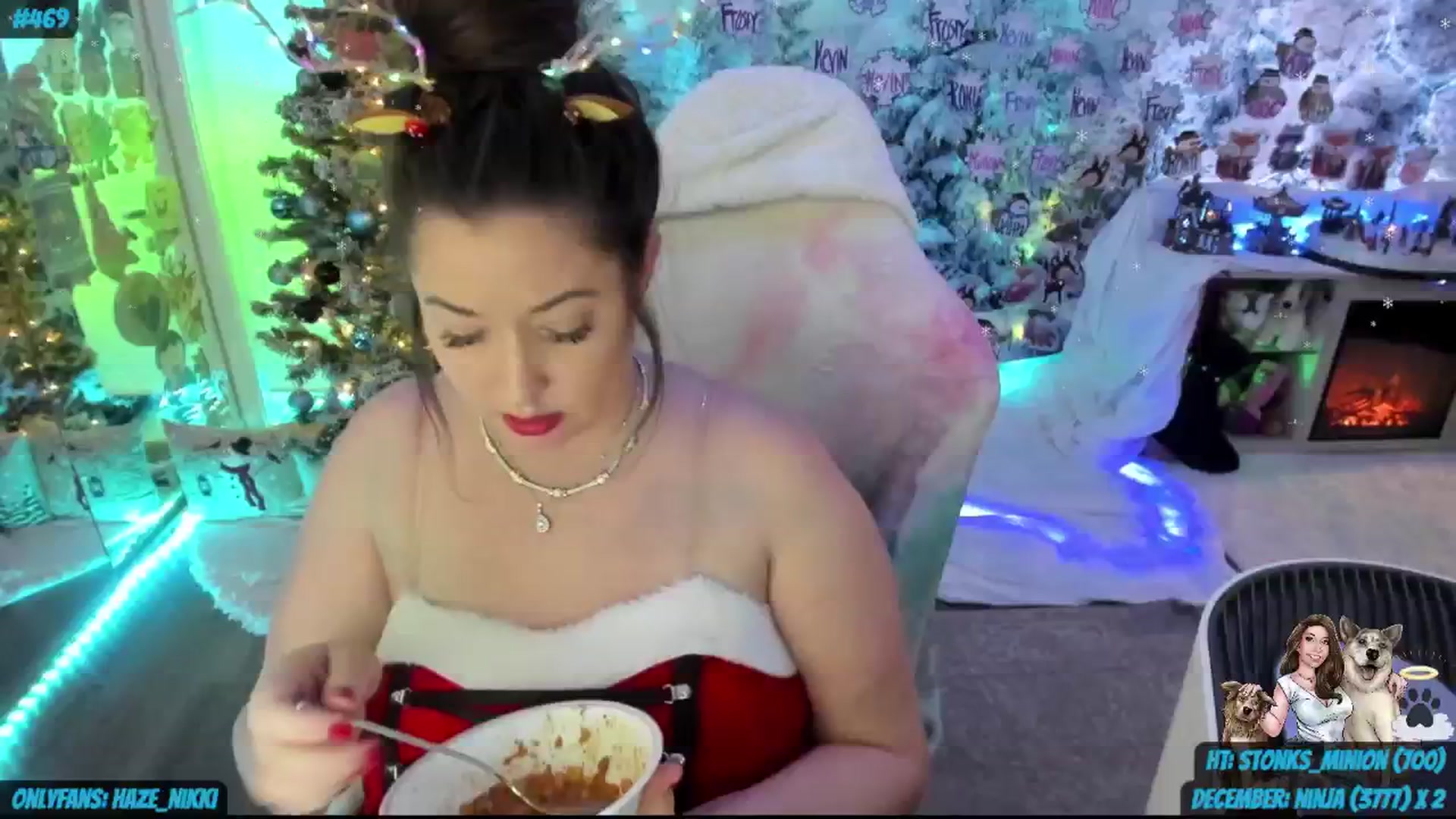 Gallery image thumbnail from nikki_haze's myfreecams stream on, 12/25/2024, 13:09 image 6 of 20