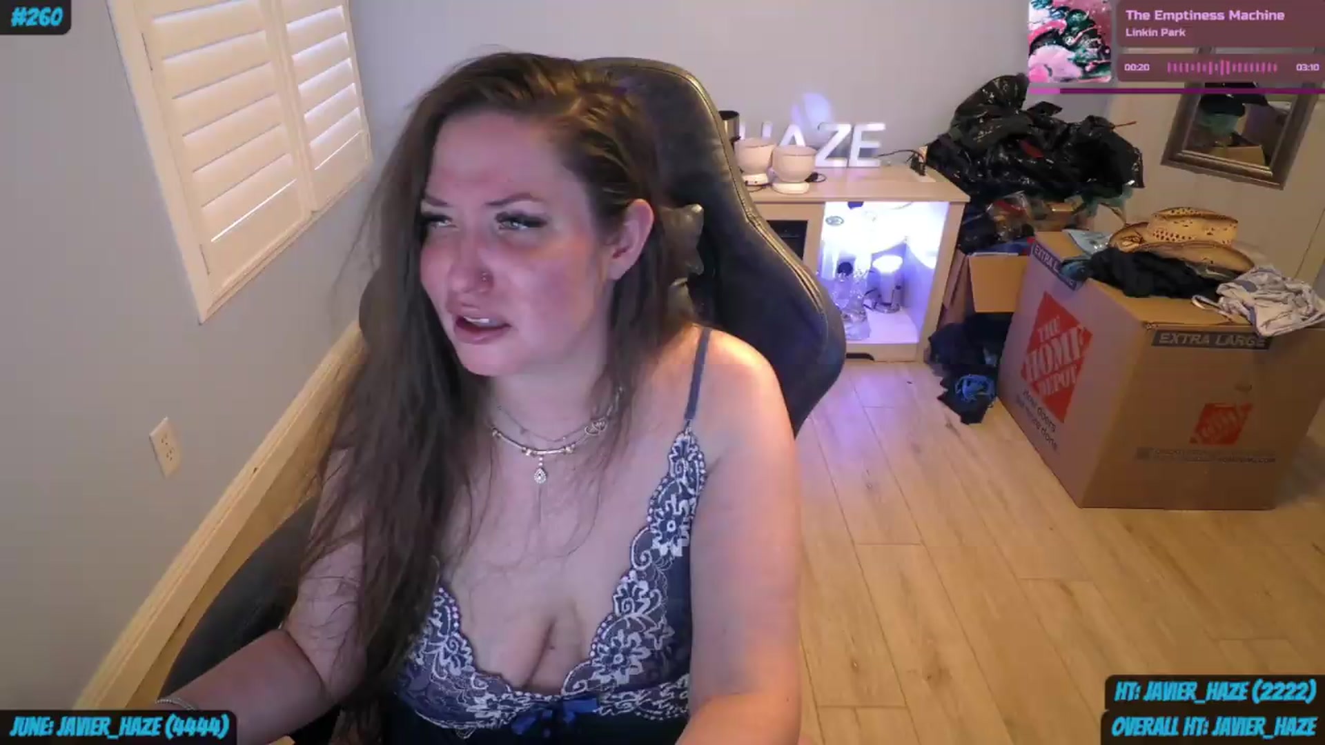 Gallery image thumbnail from nikki_haze's myfreecams stream on, 06/04/2026, 13:50 image 14 of 20