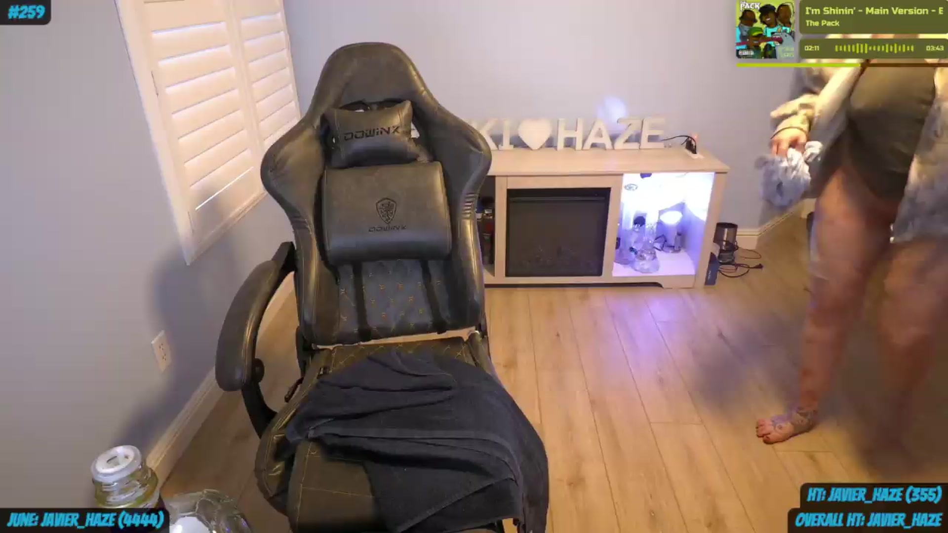 Gallery image thumbnail from nikki_haze's myfreecams stream on, 06/05/2026, 12:56 image 19 of 20