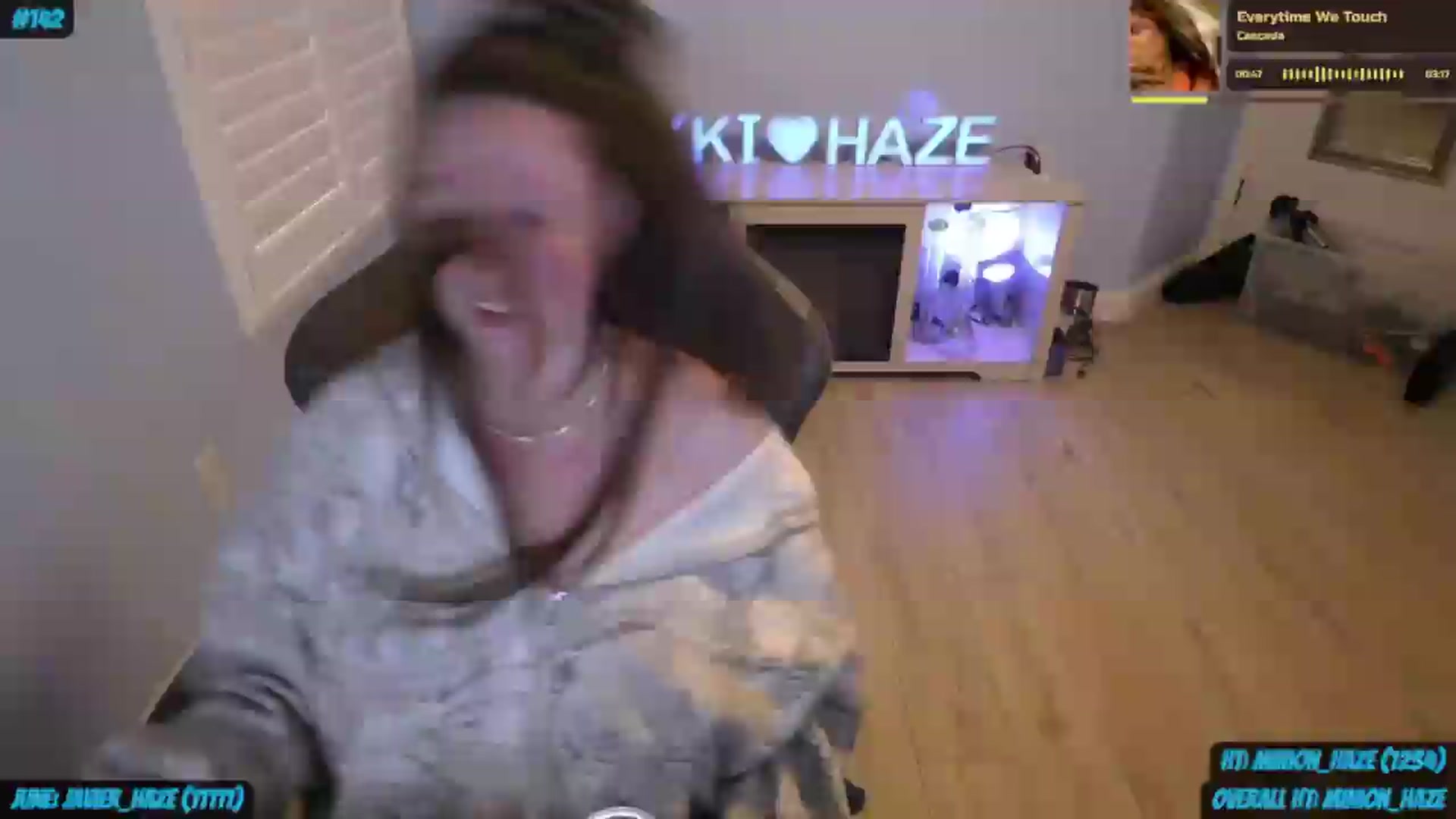 Gallery image thumbnail from nikki_haze's myfreecams stream on, 06/07/2026, 14:28 image 14 of 20