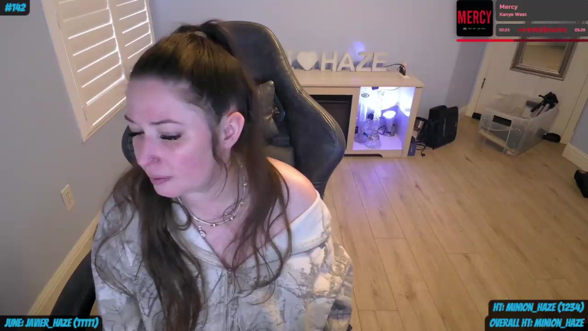 Gallery image thumbnail from nikki_haze's myfreecams stream on, 06/07/2026, 15:52 image 4 of 20