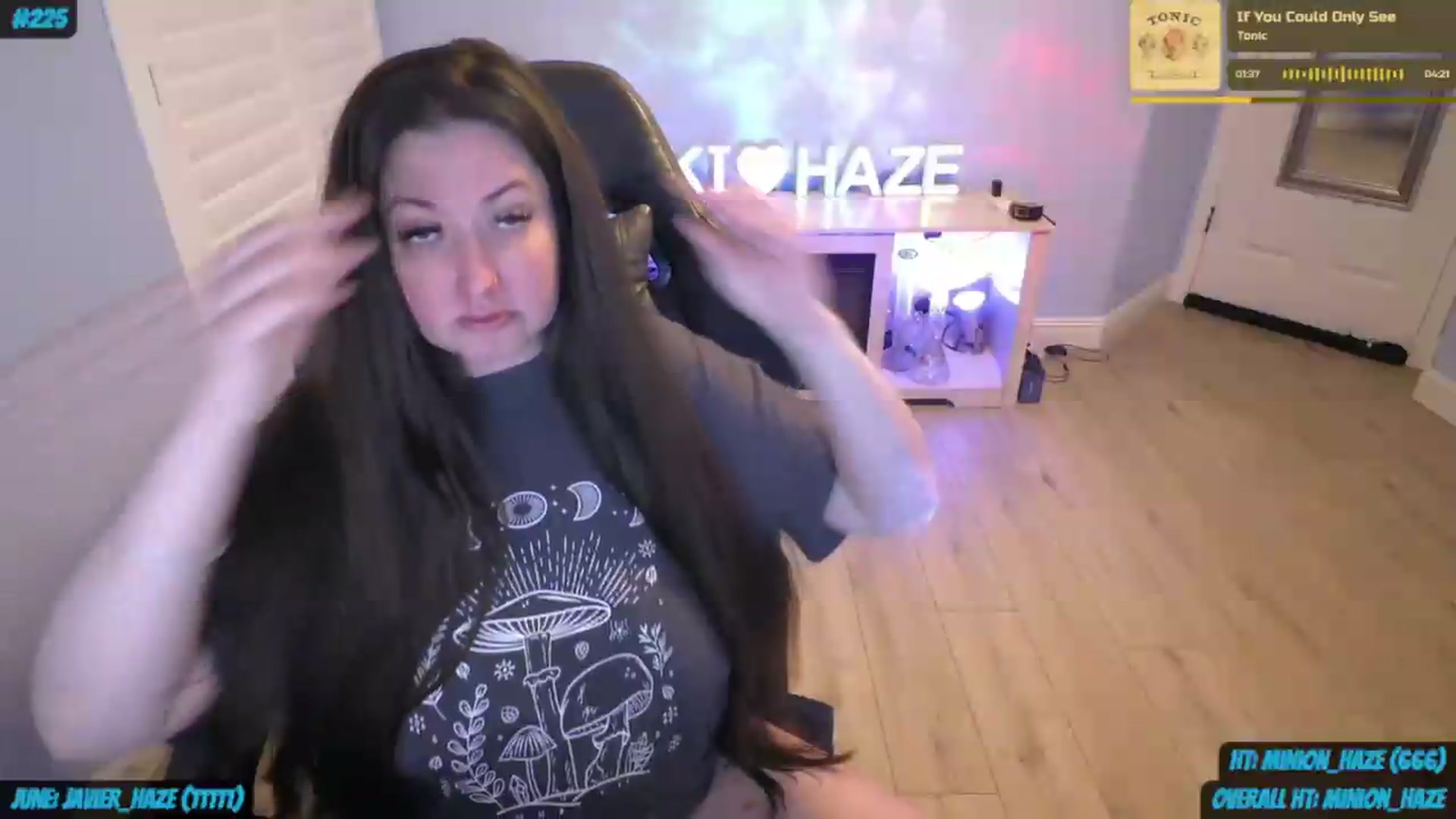 Gallery image thumbnail from nikki_haze's myfreecams stream on, 06/13/2026, 12:56 image 15 of 20