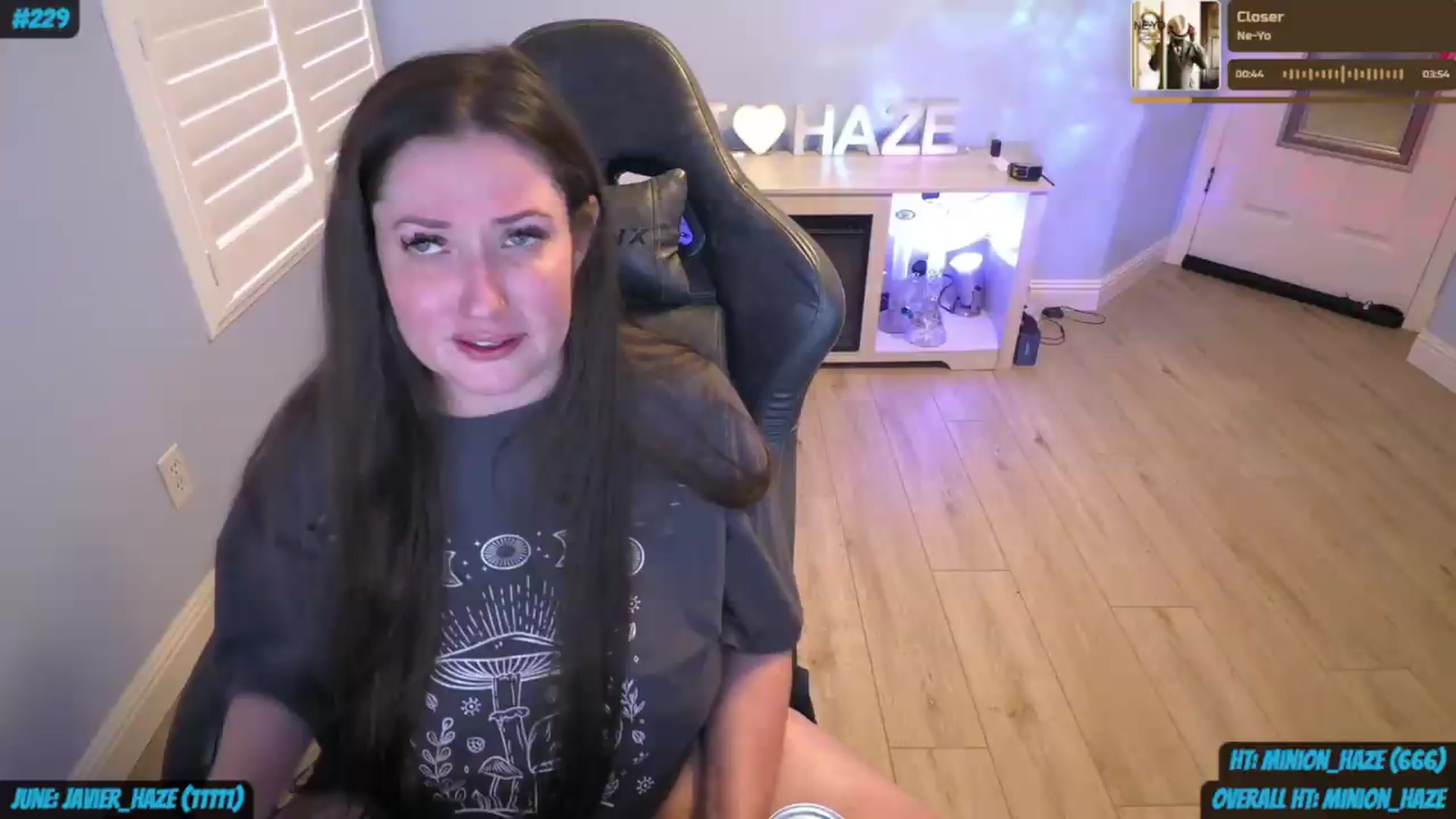 Gallery image thumbnail from nikki_haze's myfreecams stream on, 06/13/2026, 15:31 image 11 of 20
