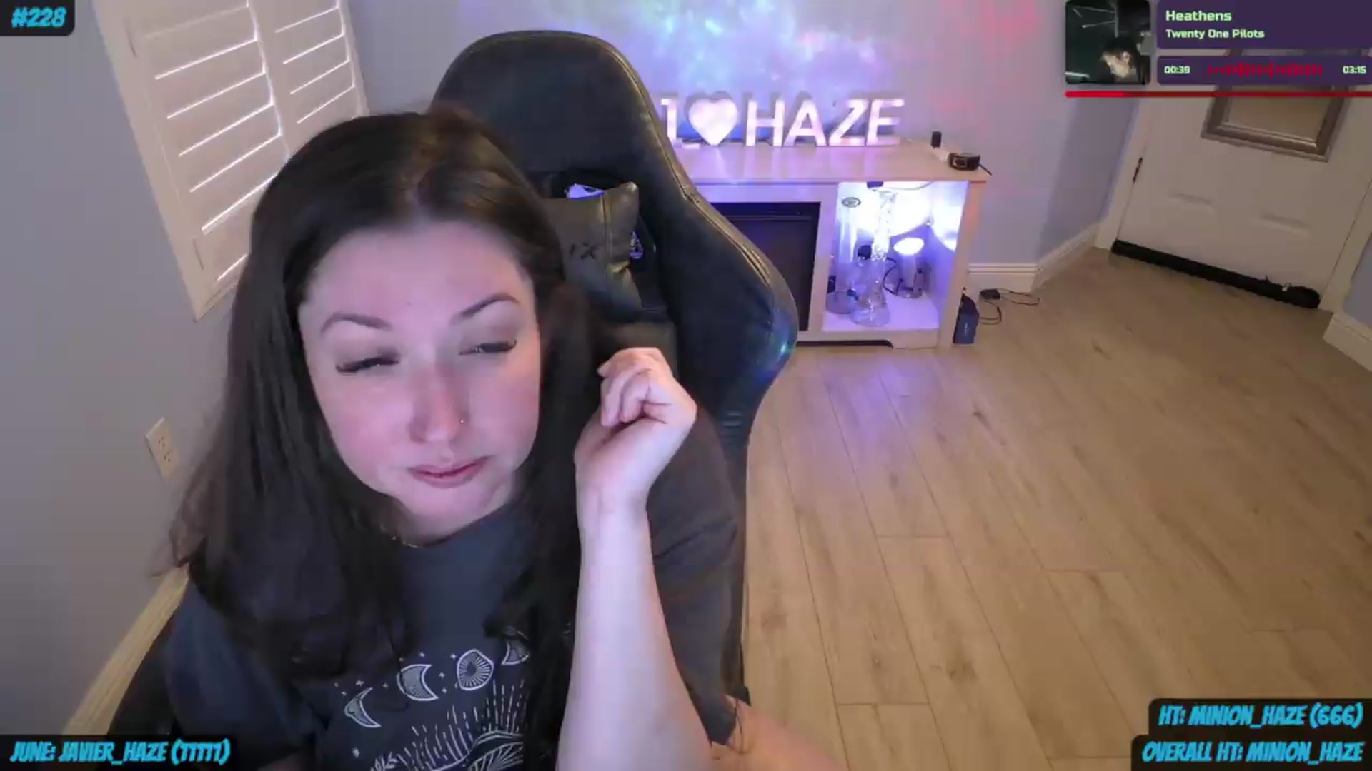 Gallery image thumbnail from nikki_haze's myfreecams stream on, 06/13/2026, 15:31 image 2 of 20