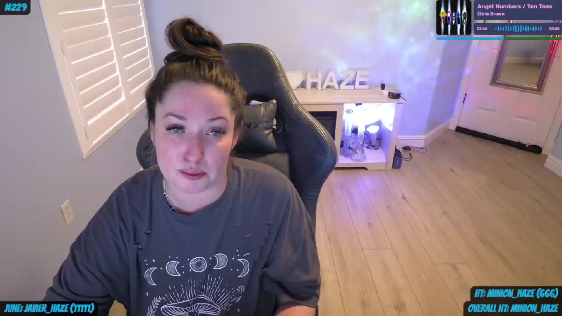 Gallery image thumbnail from nikki_haze's myfreecams stream on, 06/13/2026, 15:31 image 15 of 20