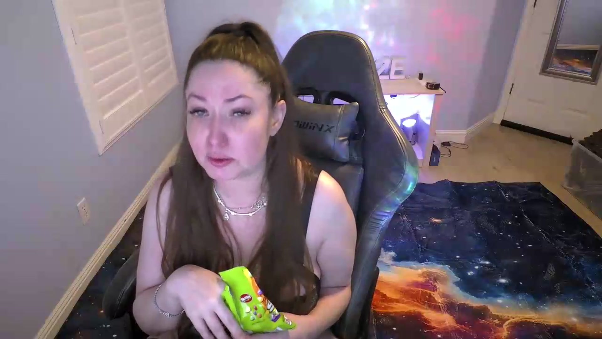 Gallery image thumbnail from nikki_haze's myfreecams stream on, 06/14/2026, 10:51 image 10 of 20