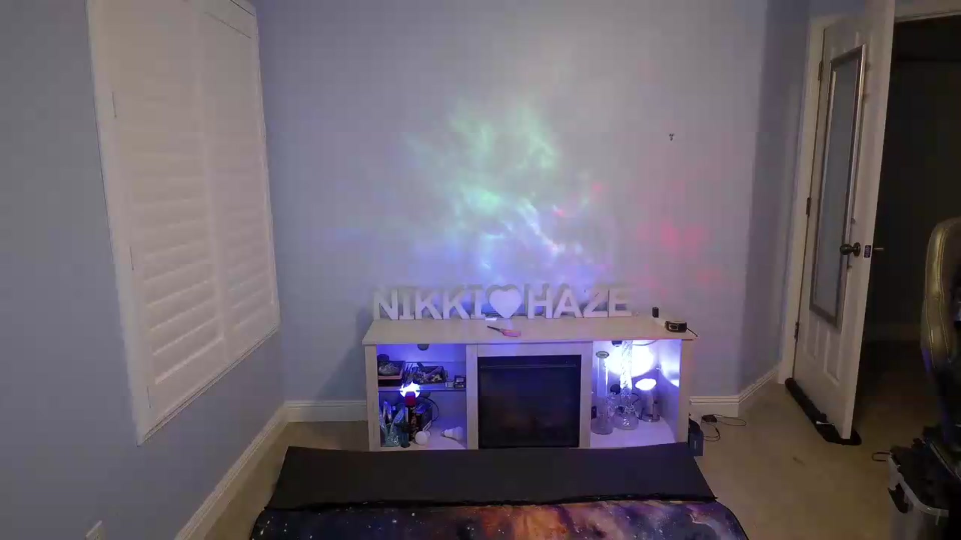 Gallery image thumbnail from nikki_haze's myfreecams stream on, 06/14/2026, 10:51 image 2 of 20