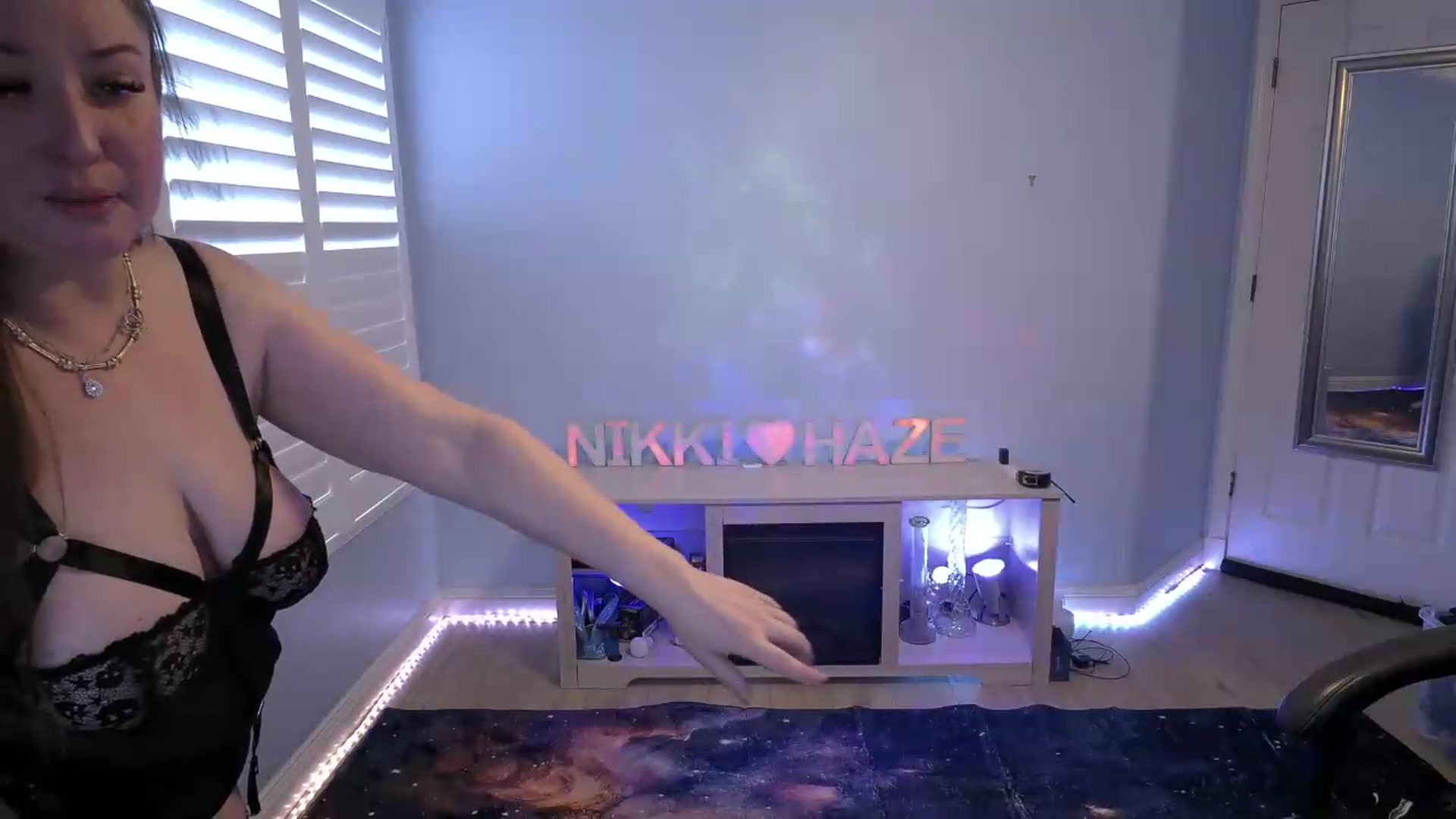 Gallery image thumbnail from nikki_haze's myfreecams stream on, 06/14/2026, 15:00 image 15 of 20